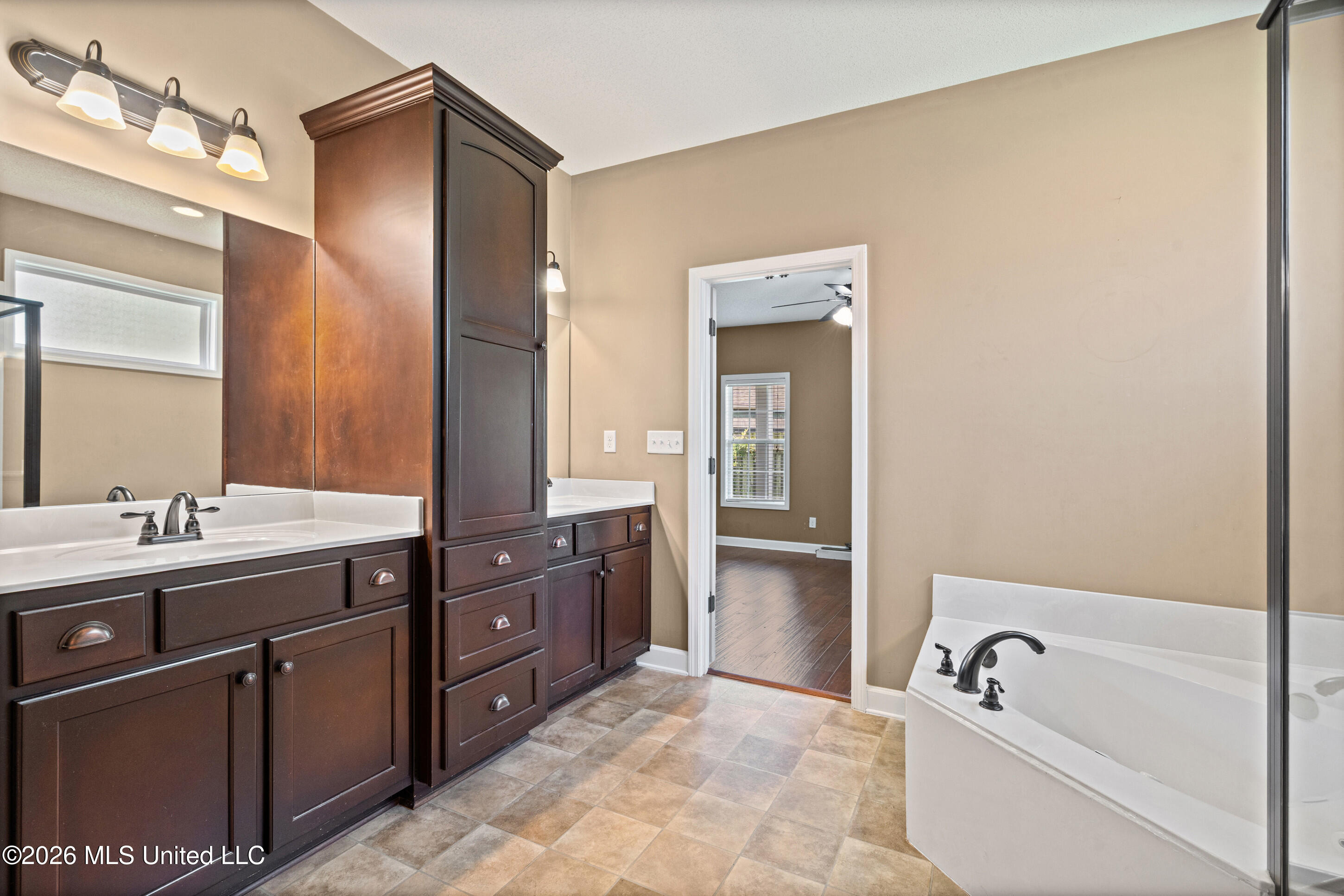 4837 Windsong Cove Property Photo 16