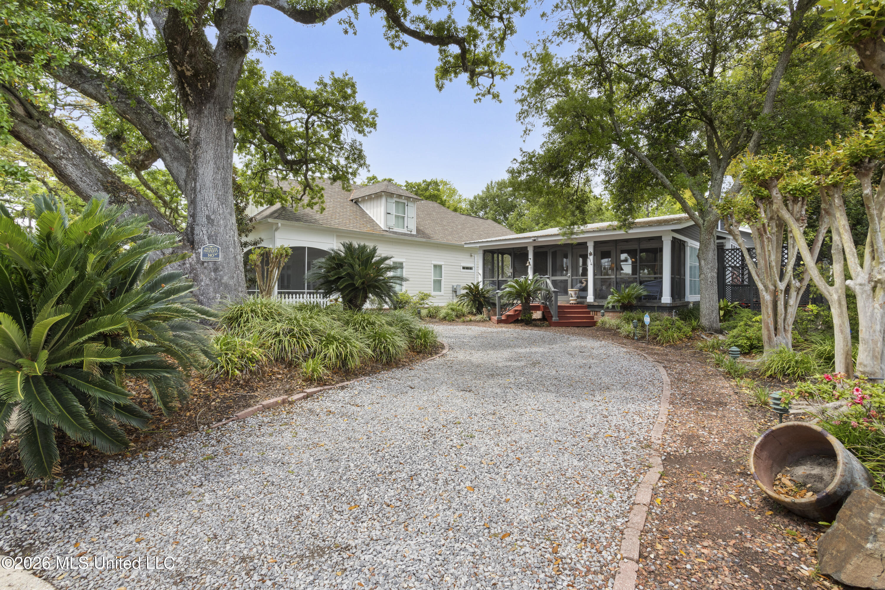 614 2nd Street Property Photo 3
