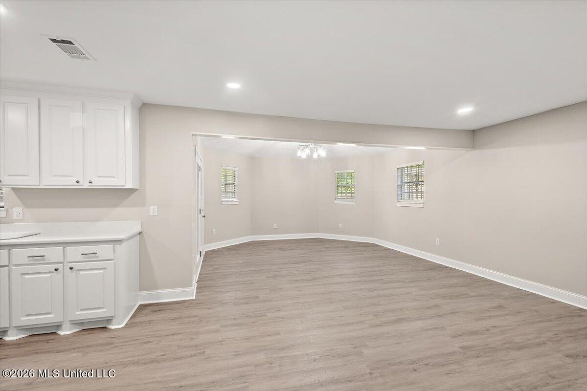 3692 James Monroe Property Photo 6