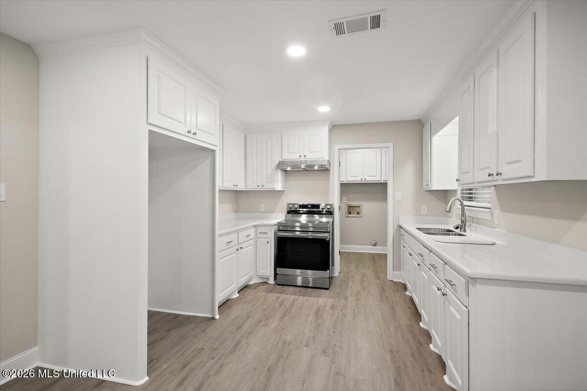 3692 James Monroe Property Photo 8