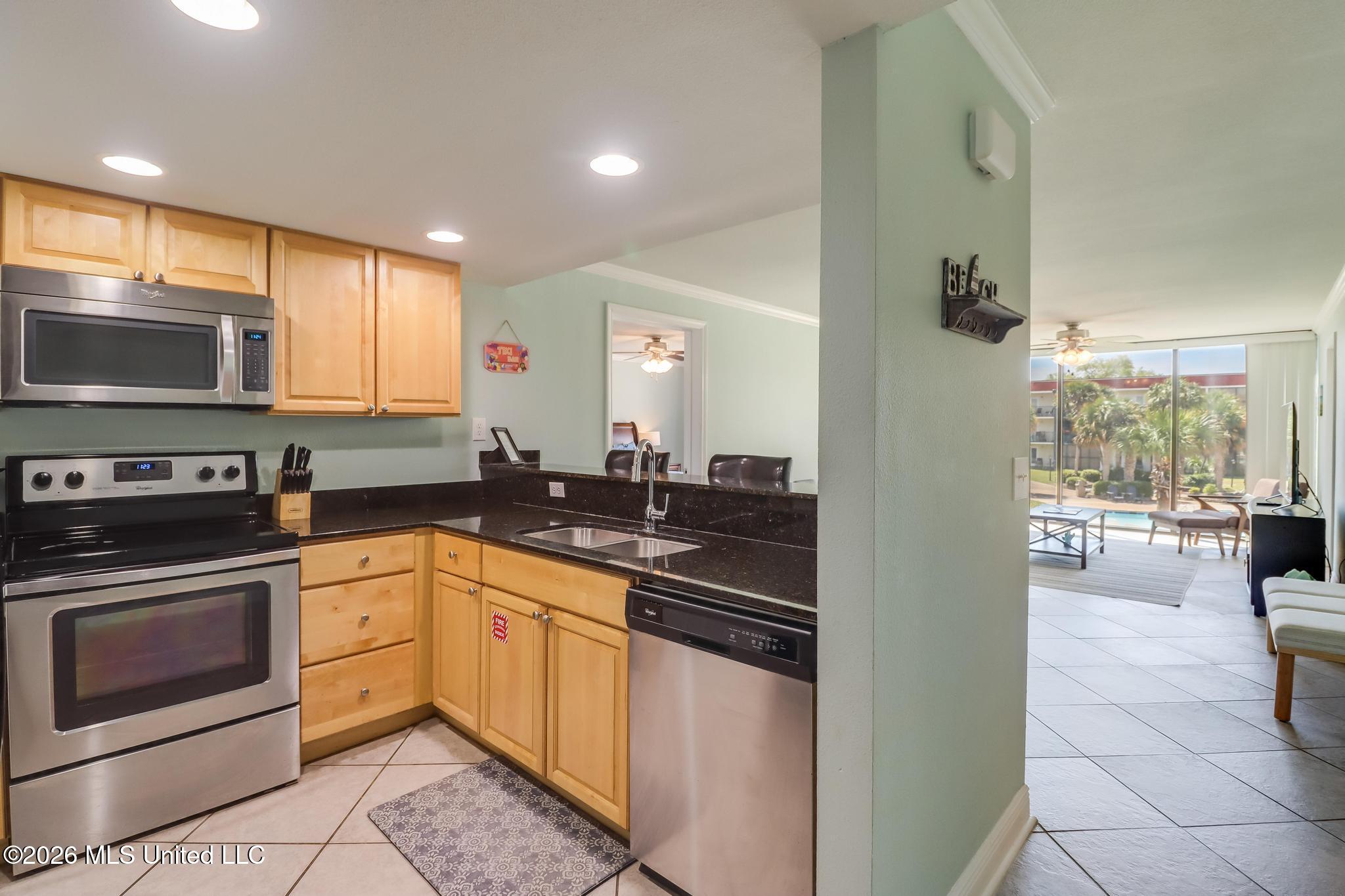 2046 Beach Boulevard Property Photo 4