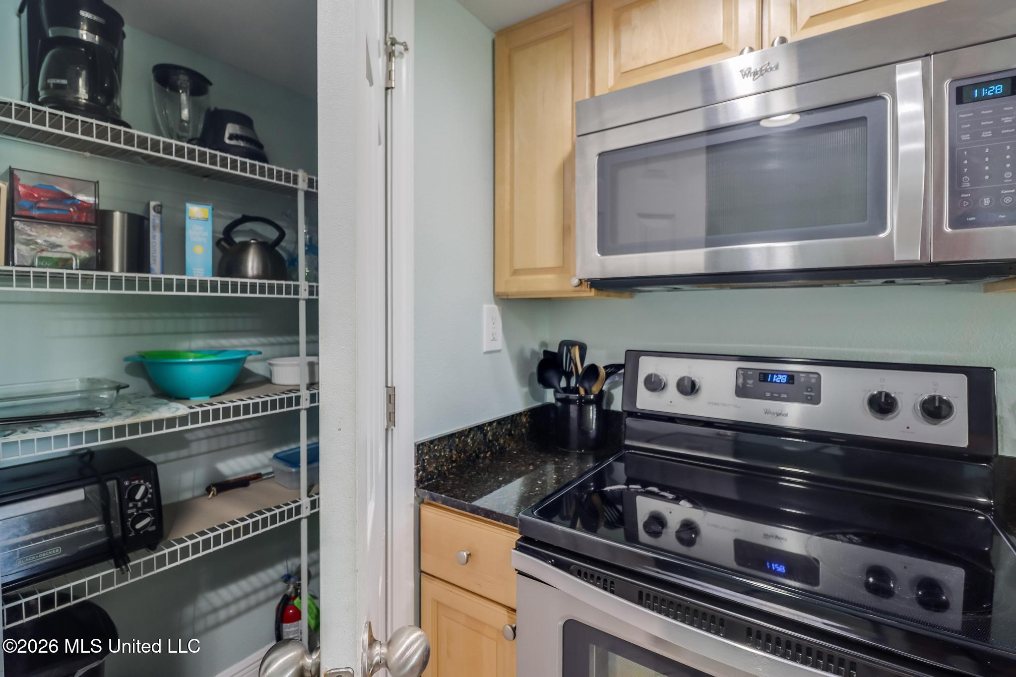 2046 Beach Boulevard Property Photo 5