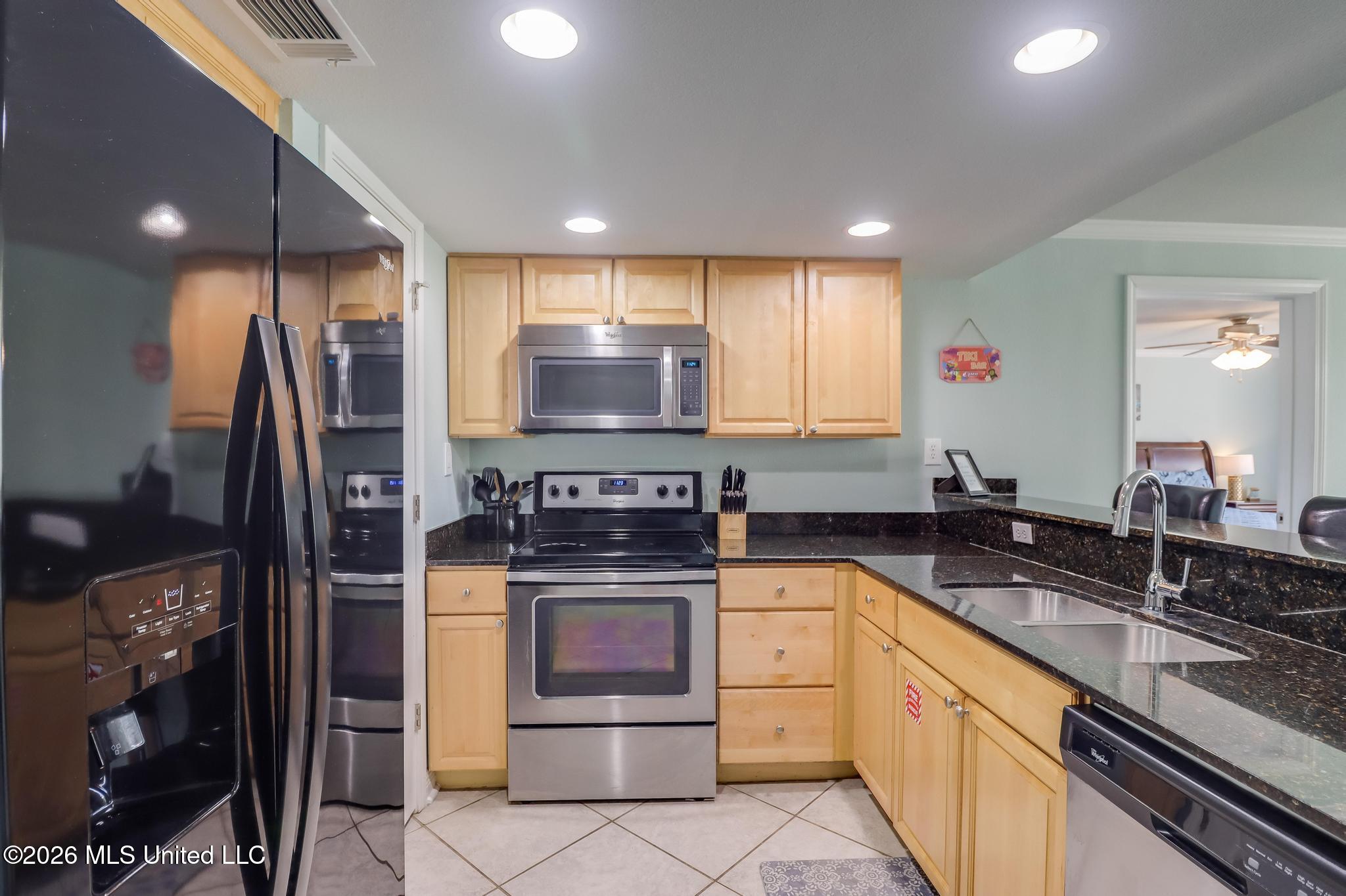 2046 Beach Boulevard Property Photo 6
