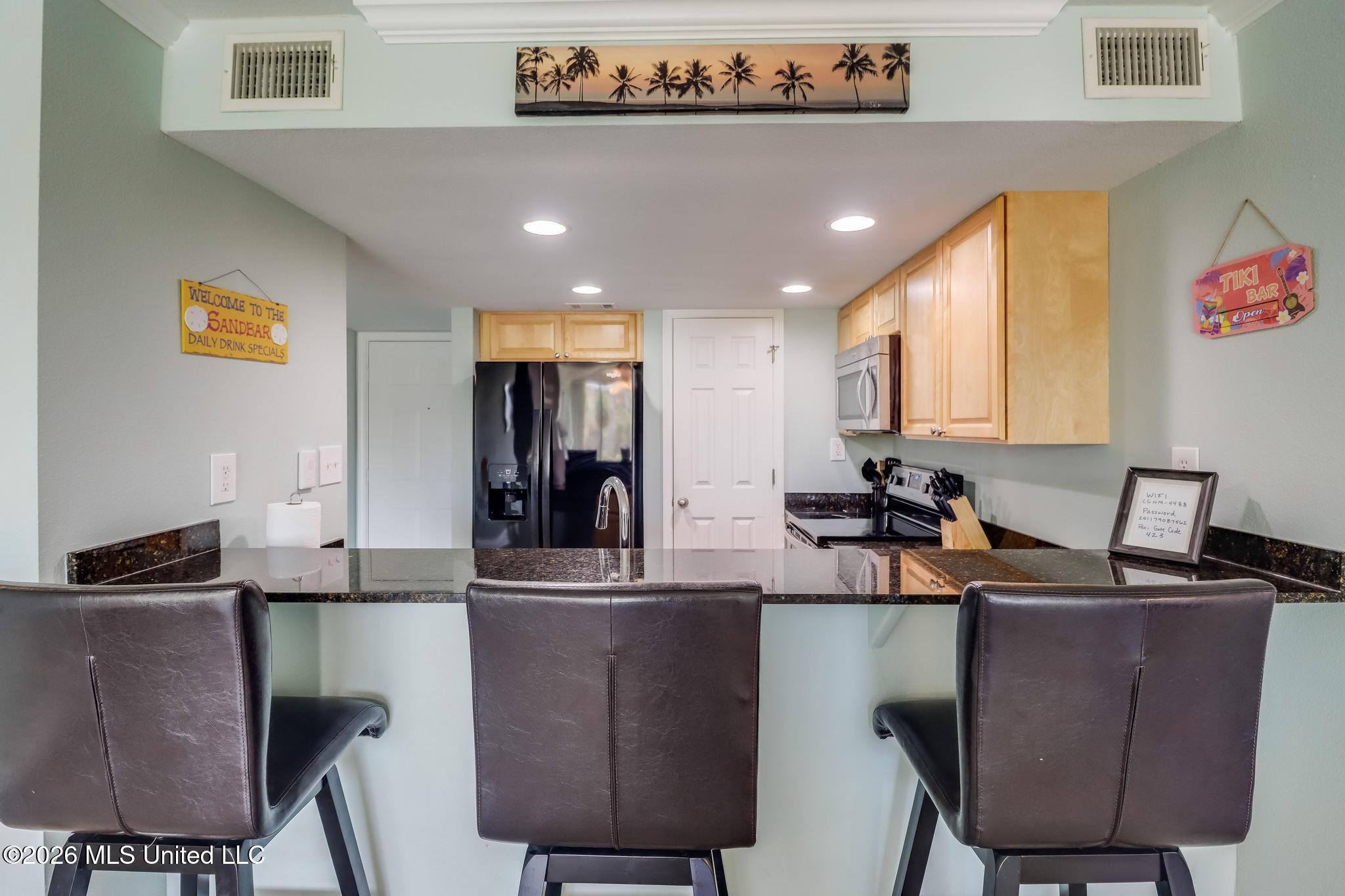 2046 Beach Boulevard Property Photo 7