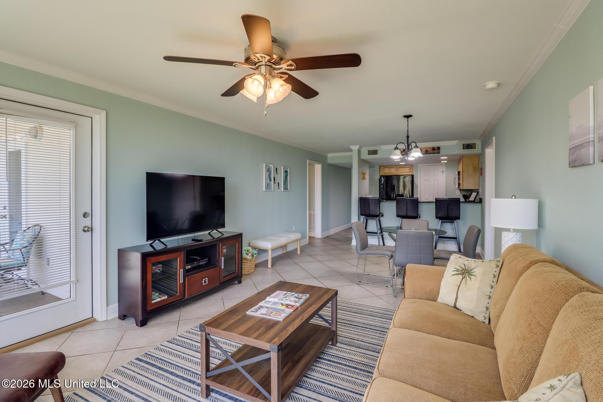 2046 Beach Boulevard Property Photo 8