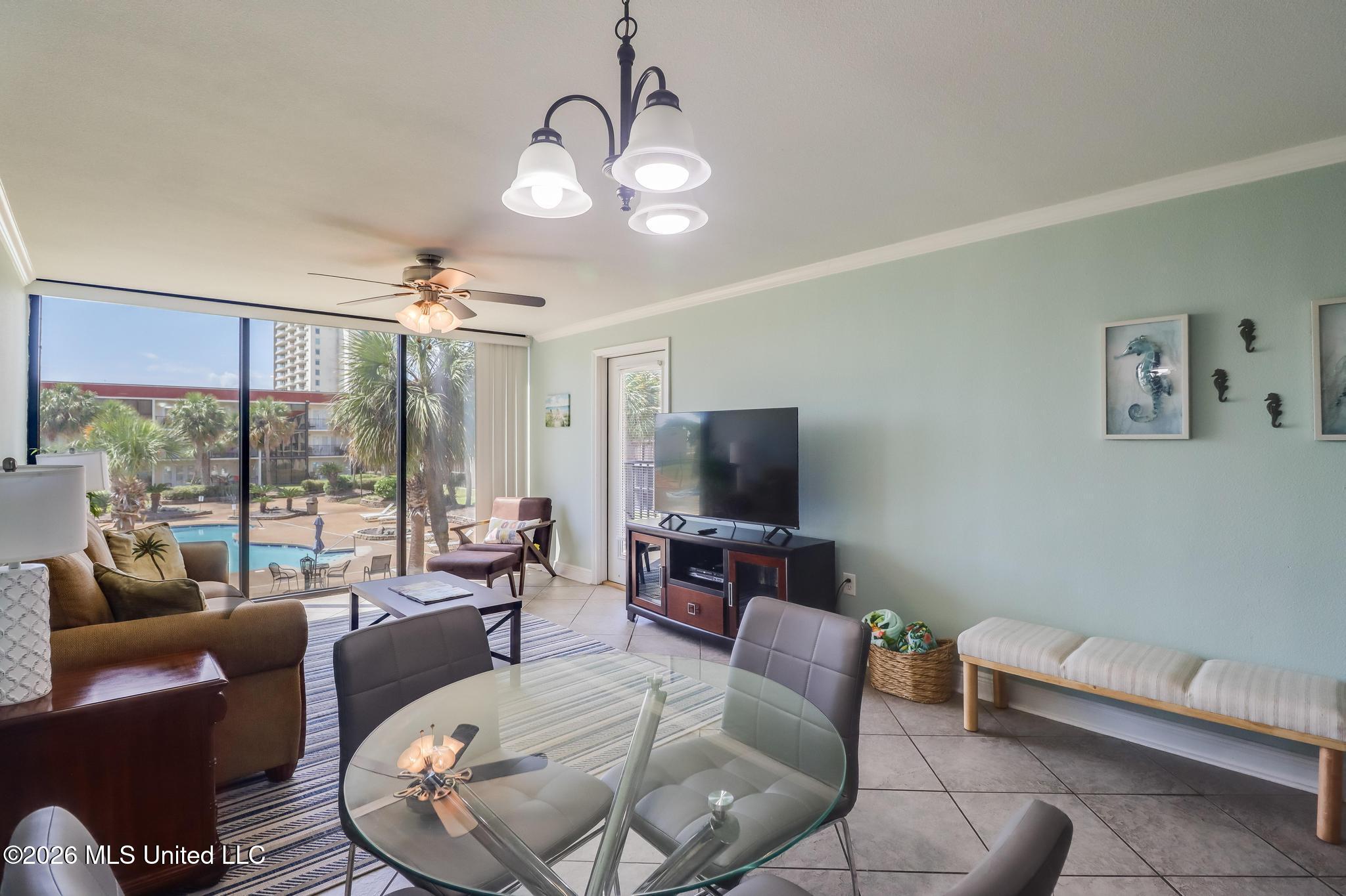 2046 Beach Boulevard Property Photo 9