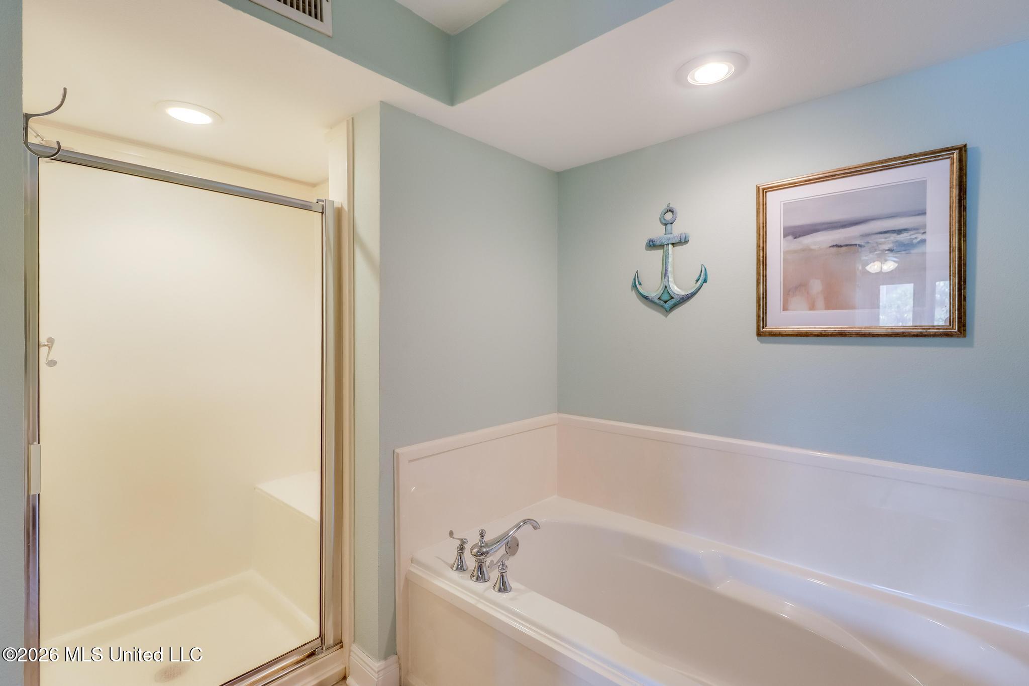 2046 Beach Boulevard Property Photo 15