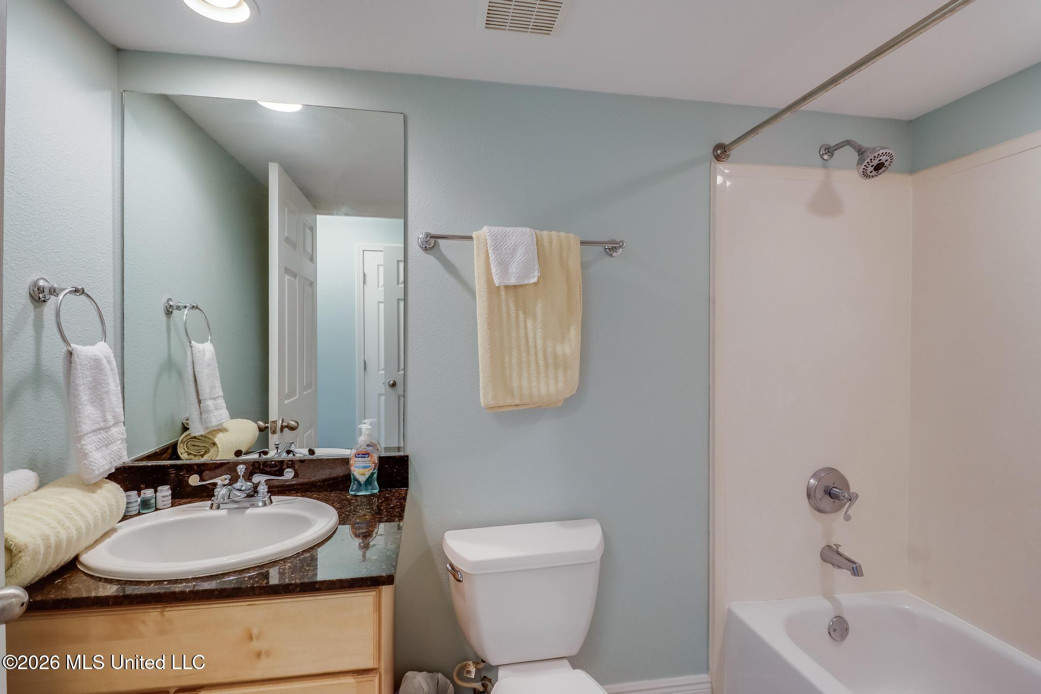 2046 Beach Boulevard Property Photo 19