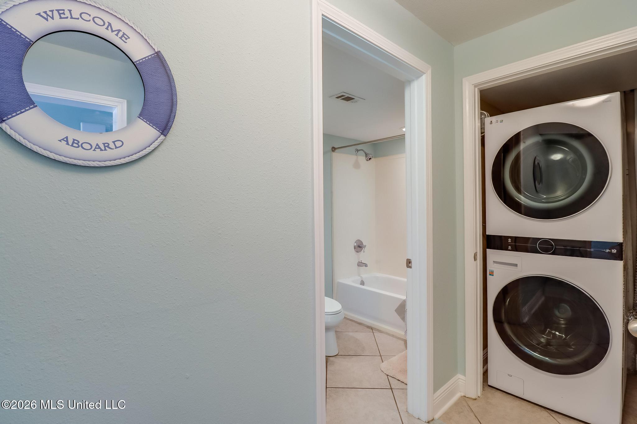 2046 Beach Boulevard Property Photo 20