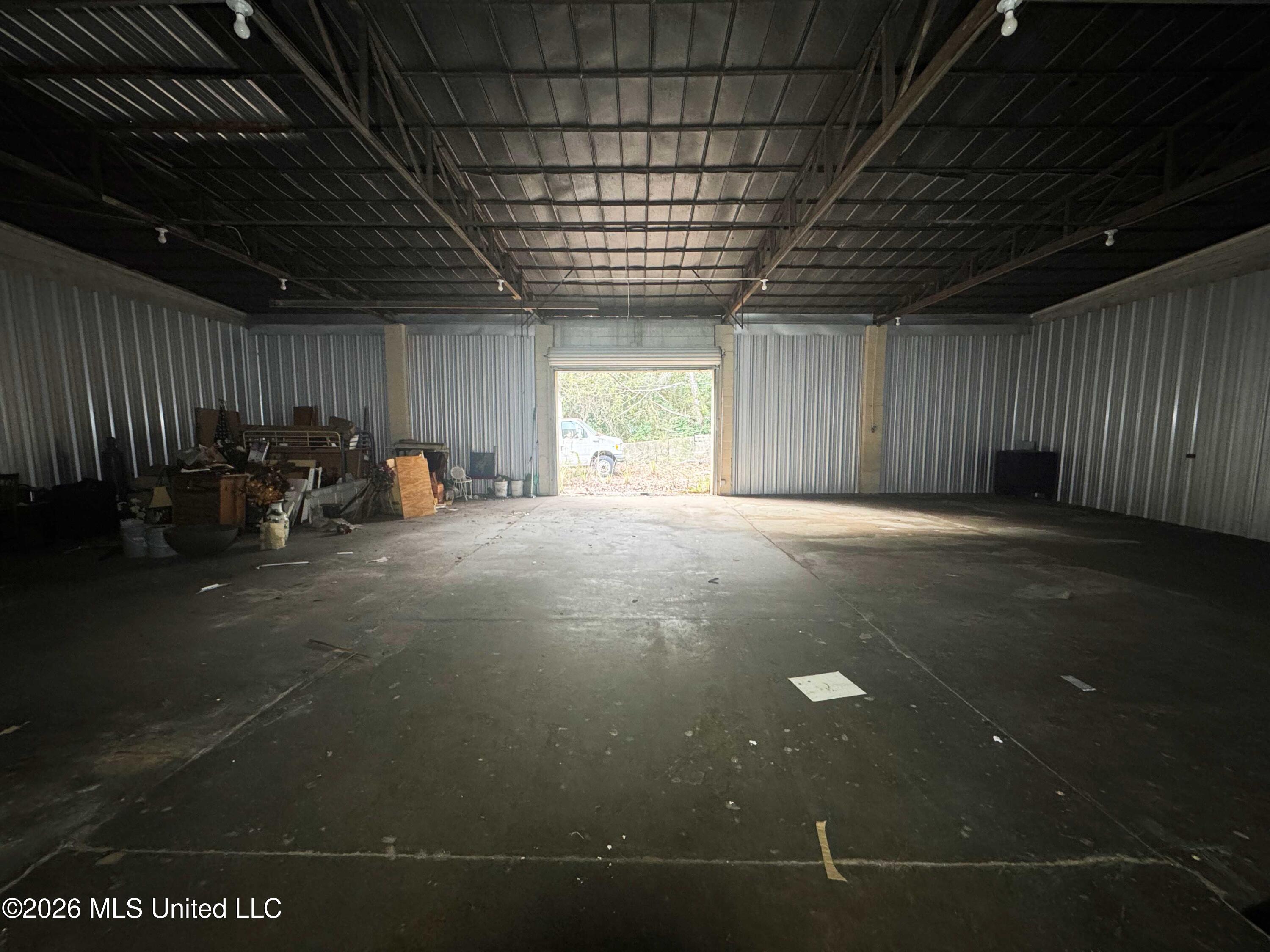 324 S Broadway Street Property Photo 6