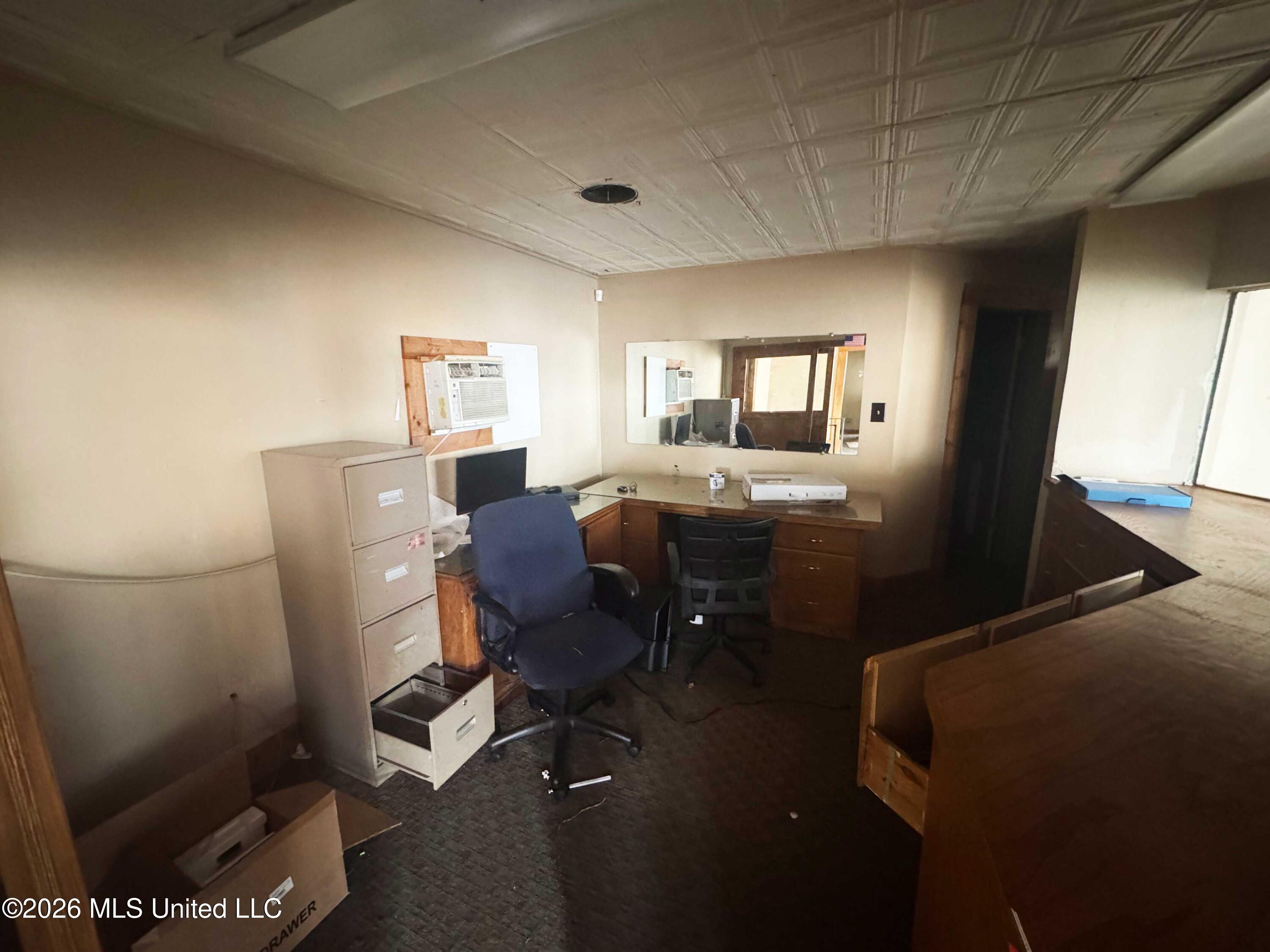 324 S Broadway Street Property Photo 12