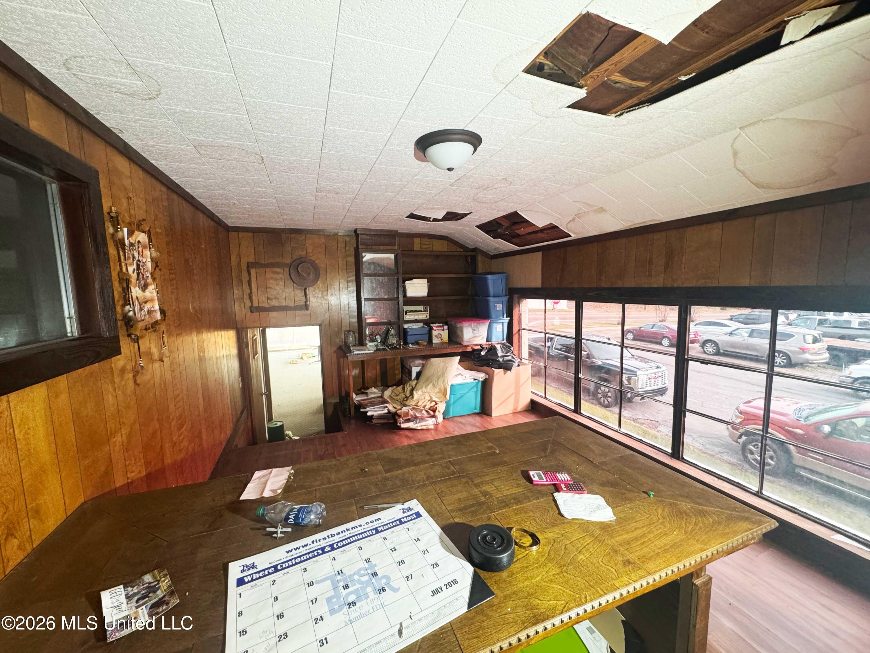 324 S Broadway Street Property Photo 15