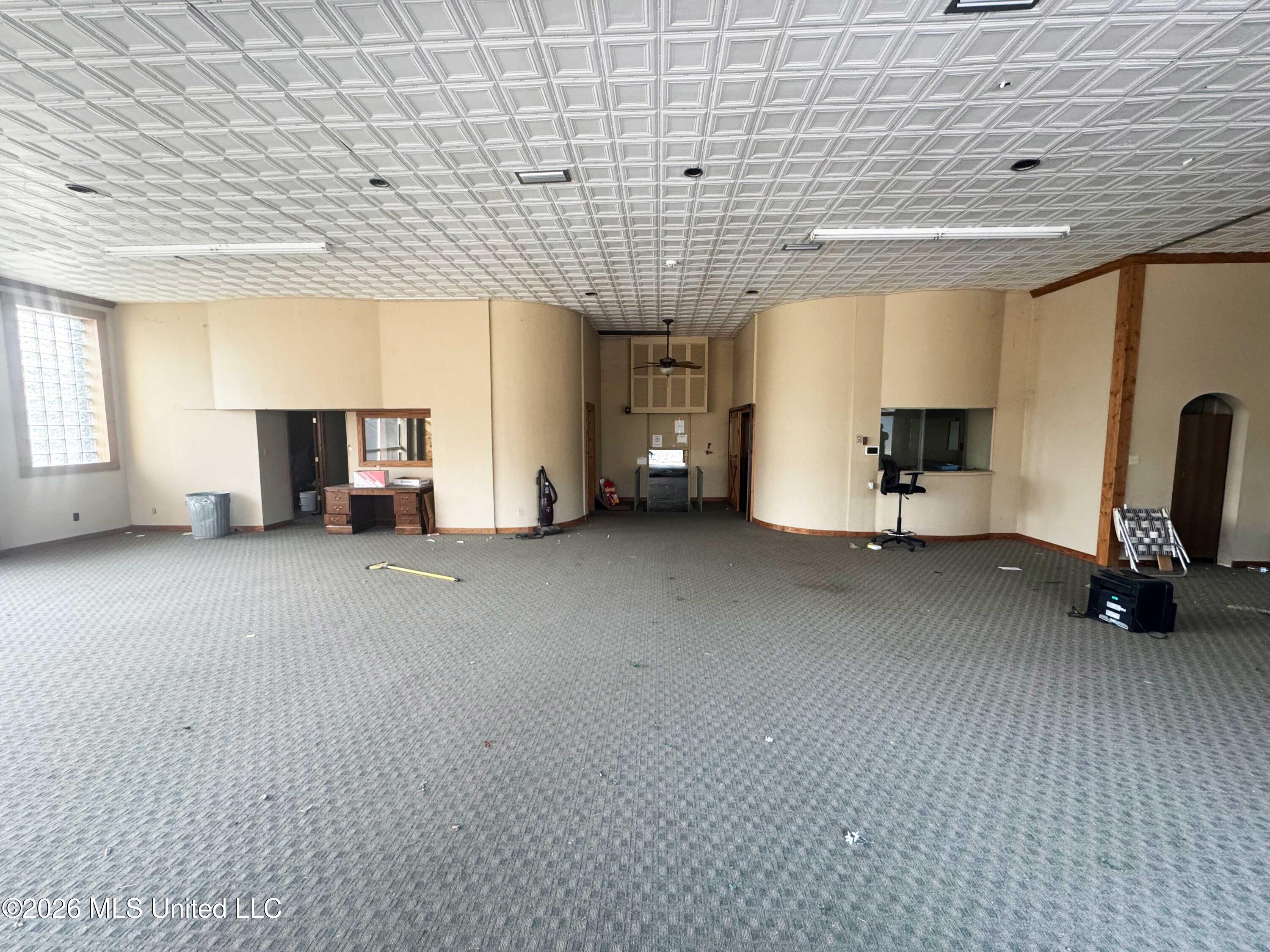 324 S Broadway Street Property Photo 16