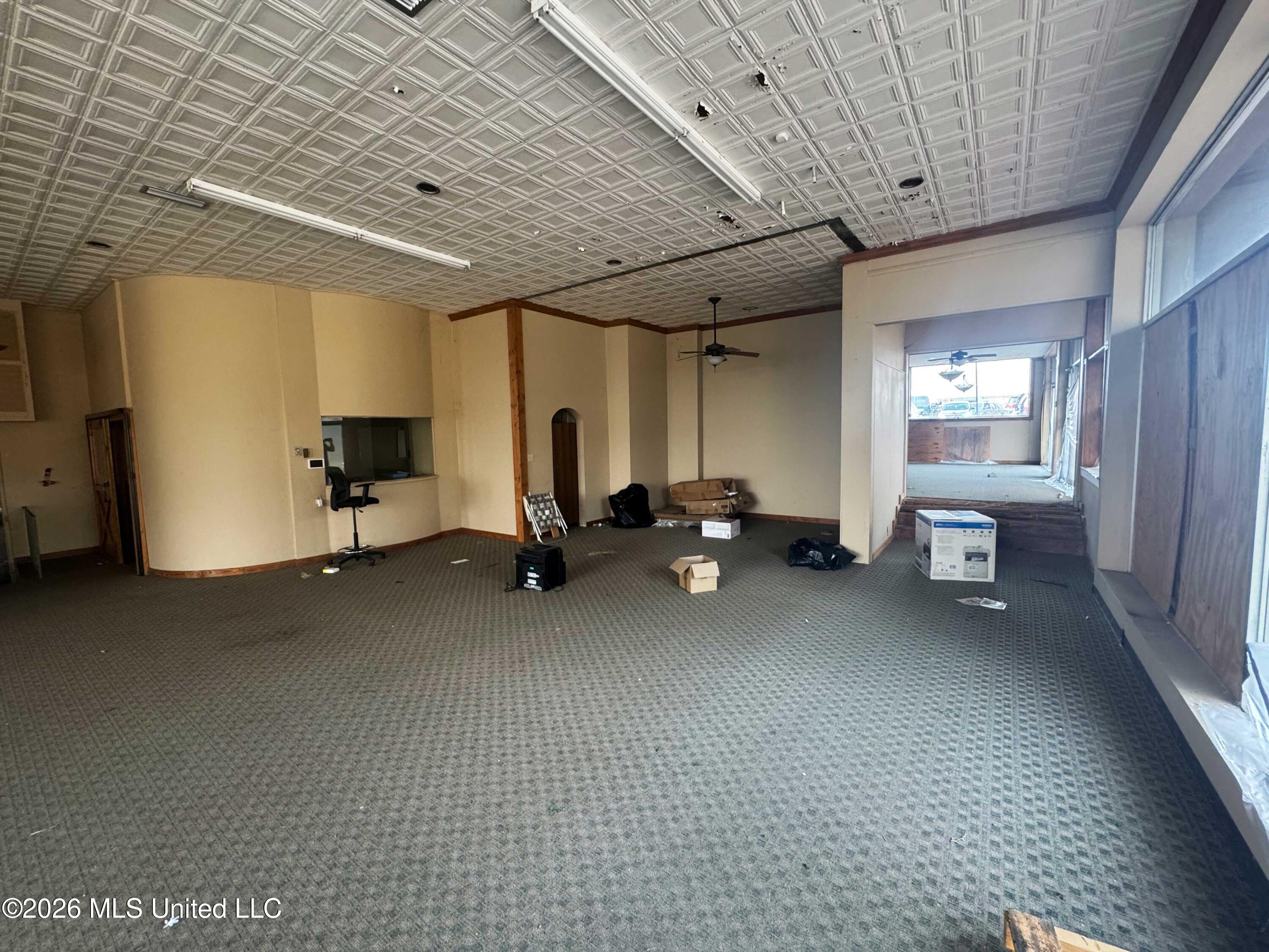 324 S Broadway Street Property Photo 18