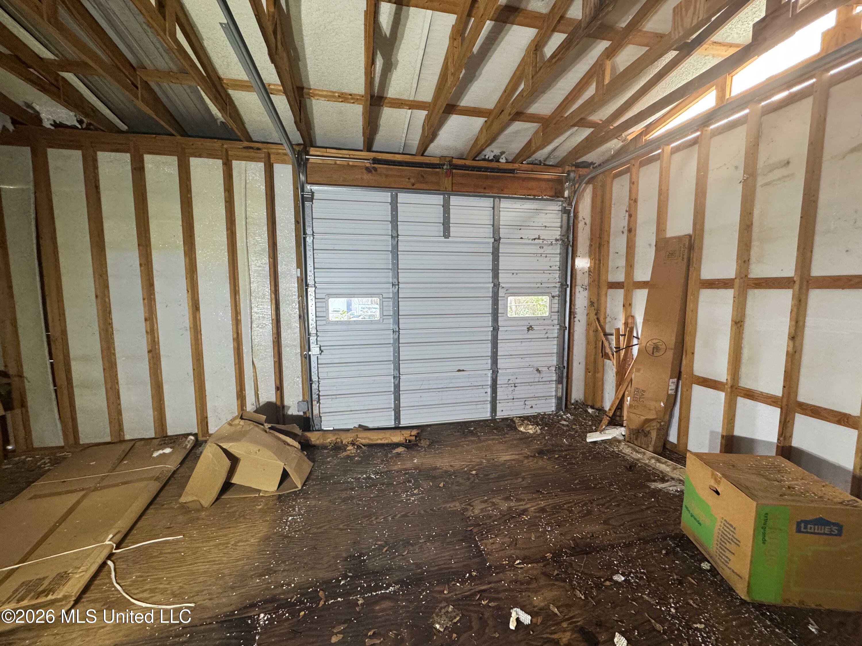 324 S Broadway Street Property Photo 23