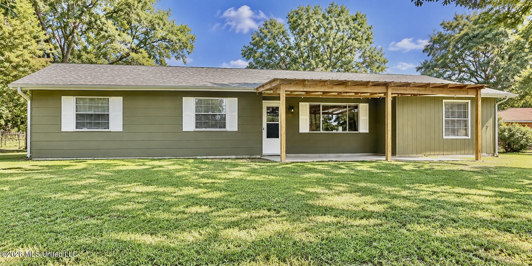 527 Carpenter Street Property Photo 1