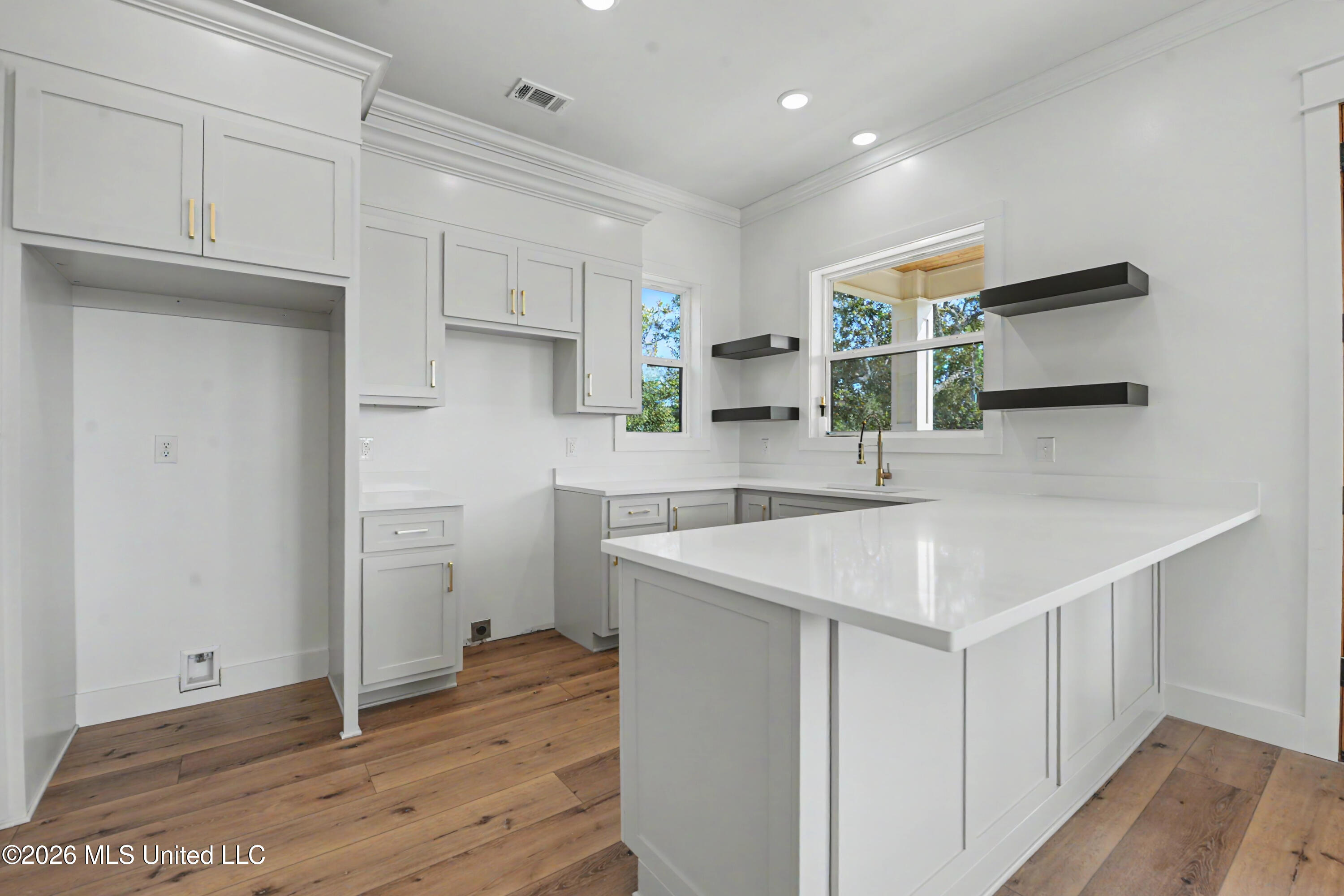 1310 Kensington Drive Property Photo 8