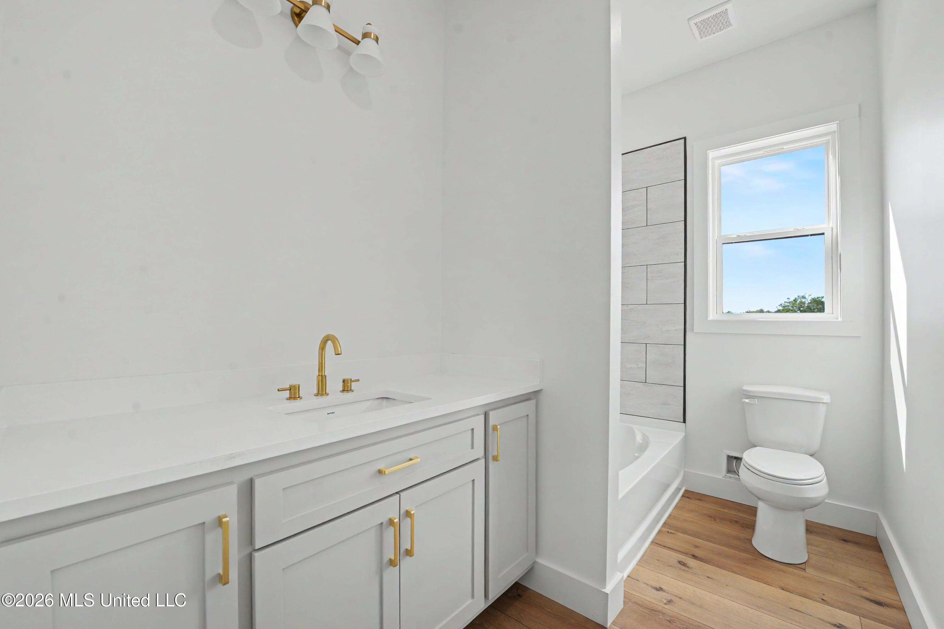 1310 Kensington Drive Property Photo 15