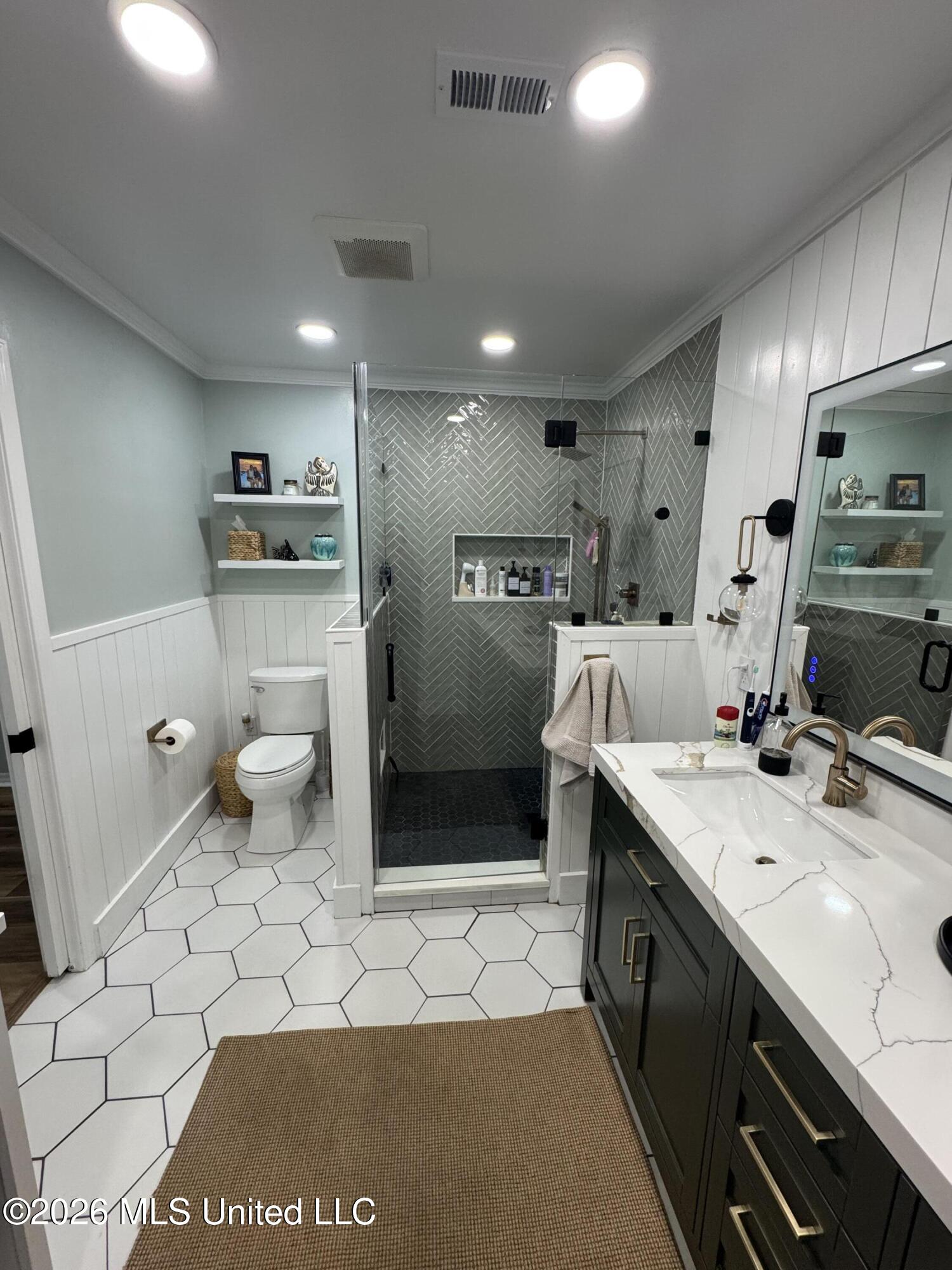 4004 Breezy Hill Lane Property Photo 14