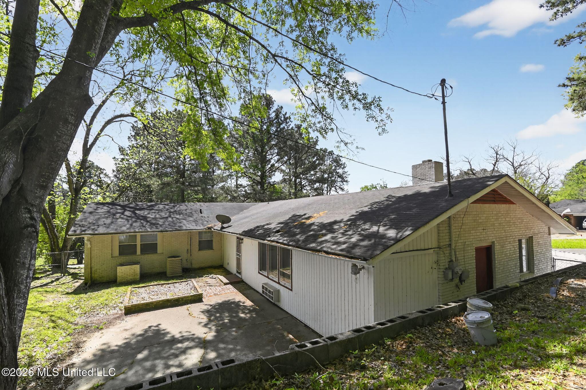 20 Covington Road Property Photo 4