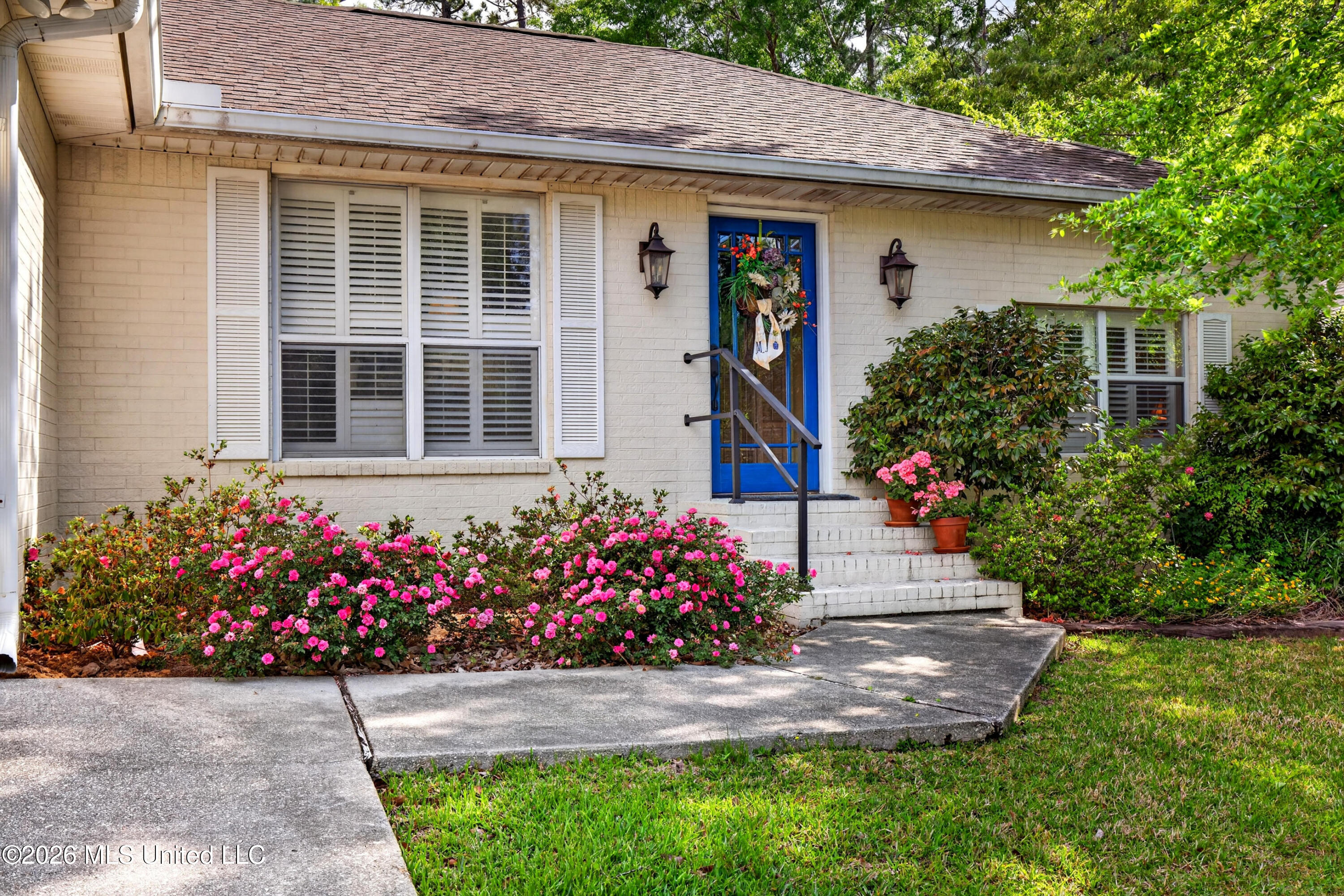 89364 E Diamondhead Drive Property Photo 1