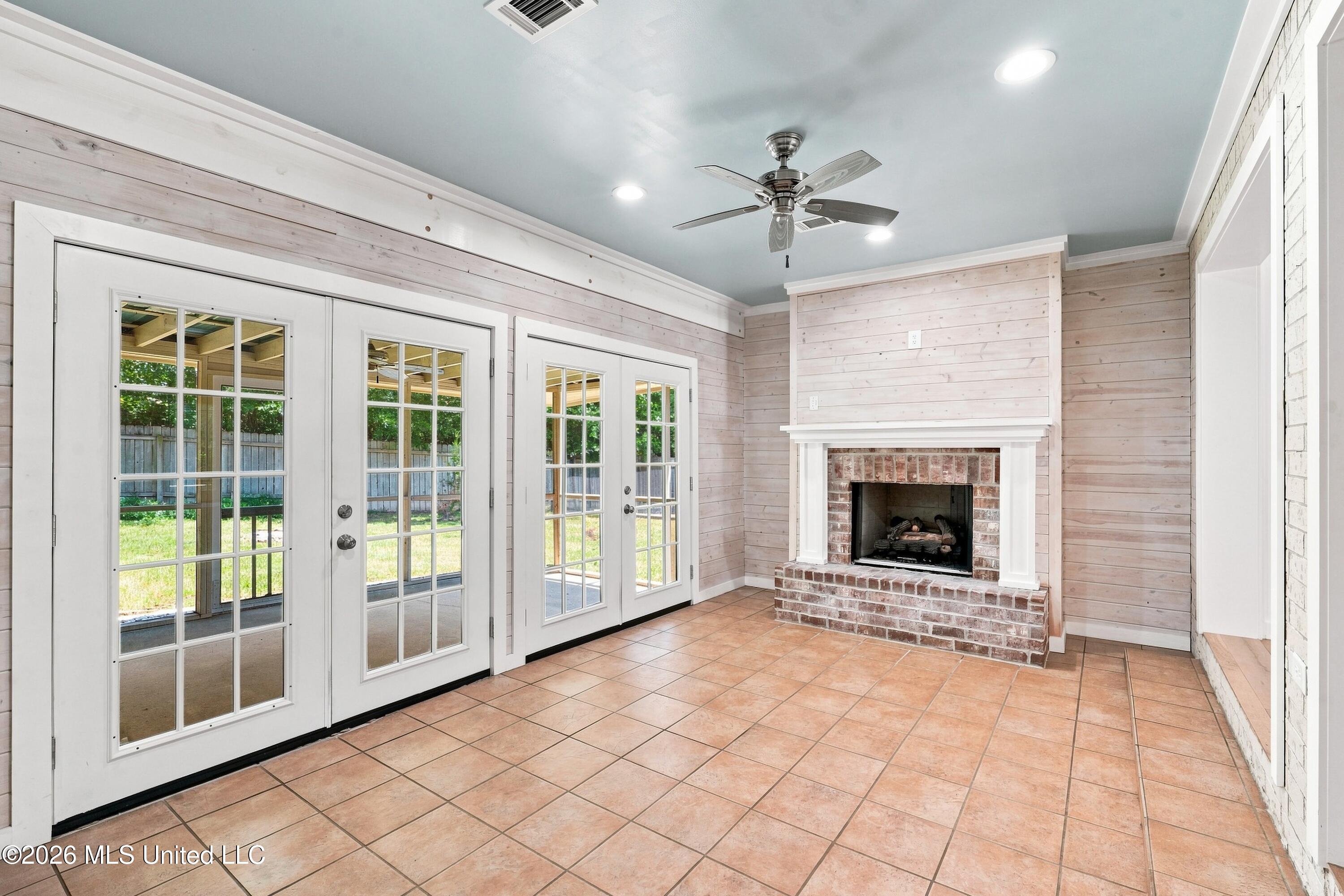 89364 E Diamondhead Drive Property Photo 12