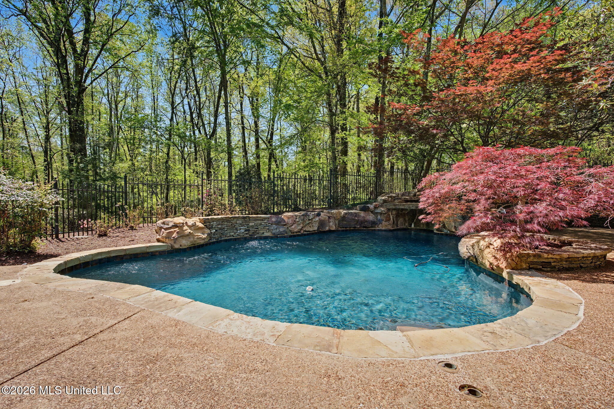 13921 Valley Oaks Drive Property Photo 2