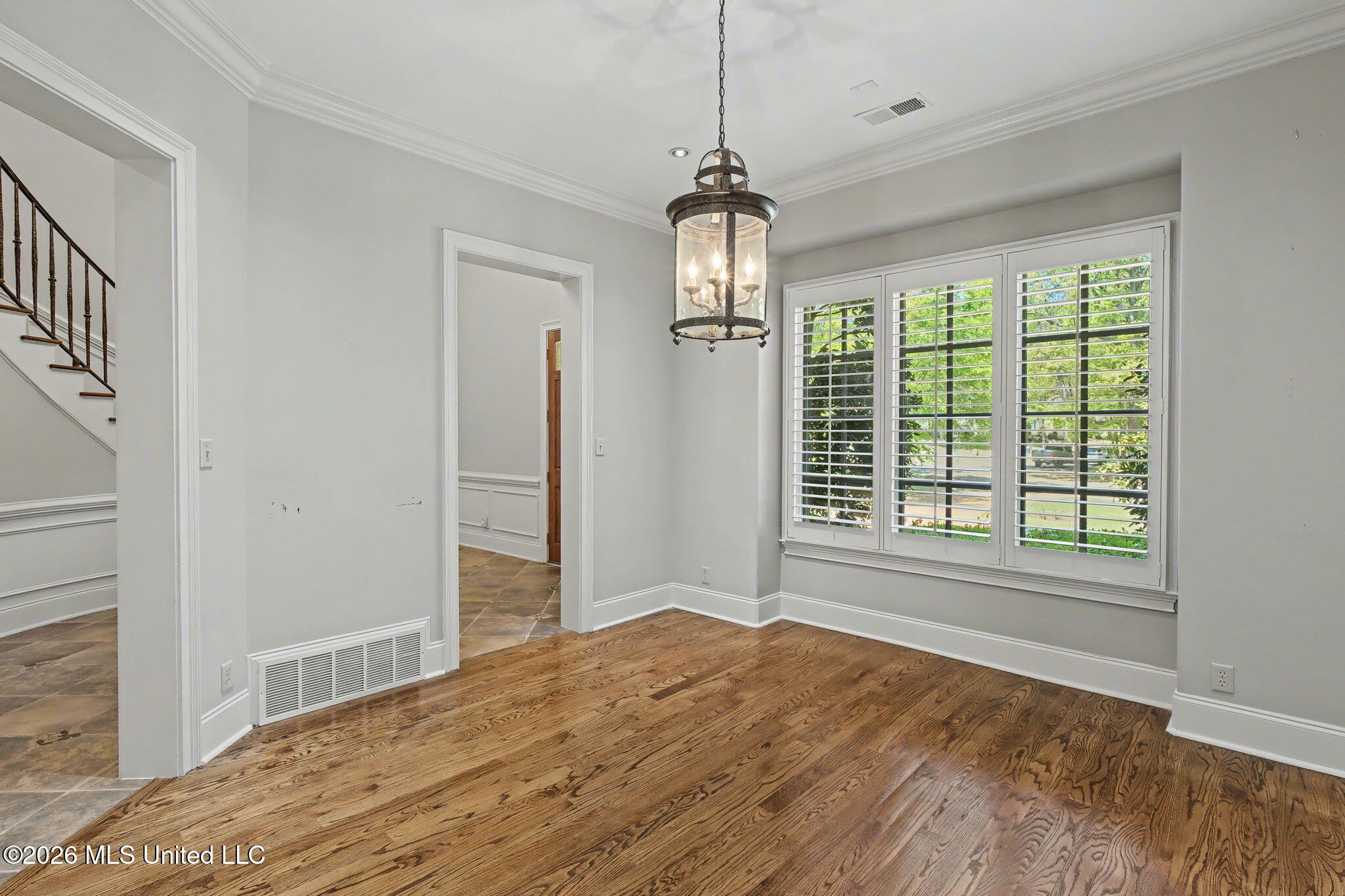 13921 Valley Oaks Drive Property Photo 14