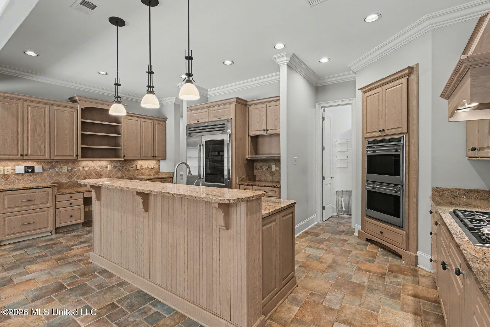 13921 Valley Oaks Drive Property Photo 19
