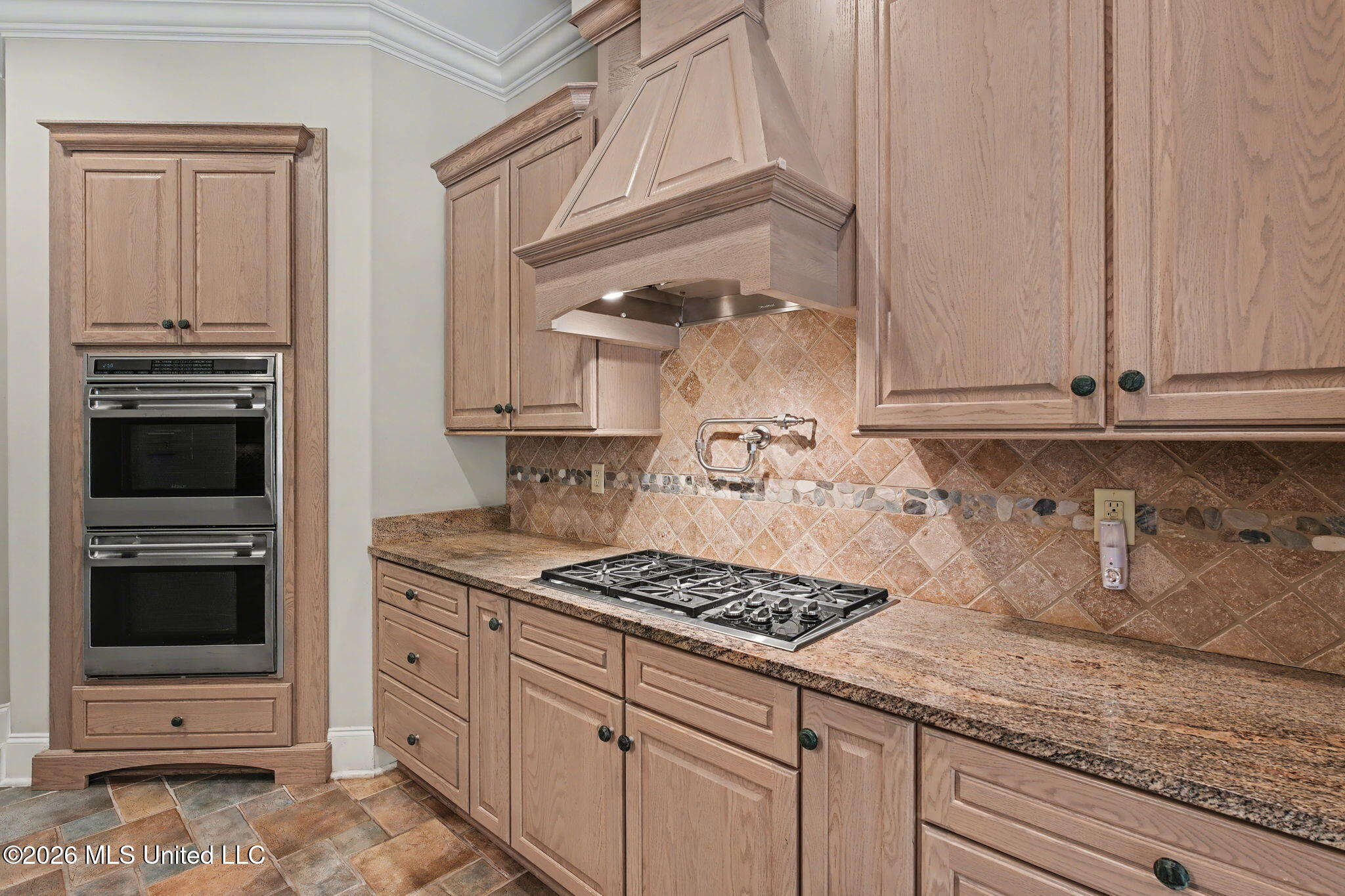 13921 Valley Oaks Drive Property Photo 20
