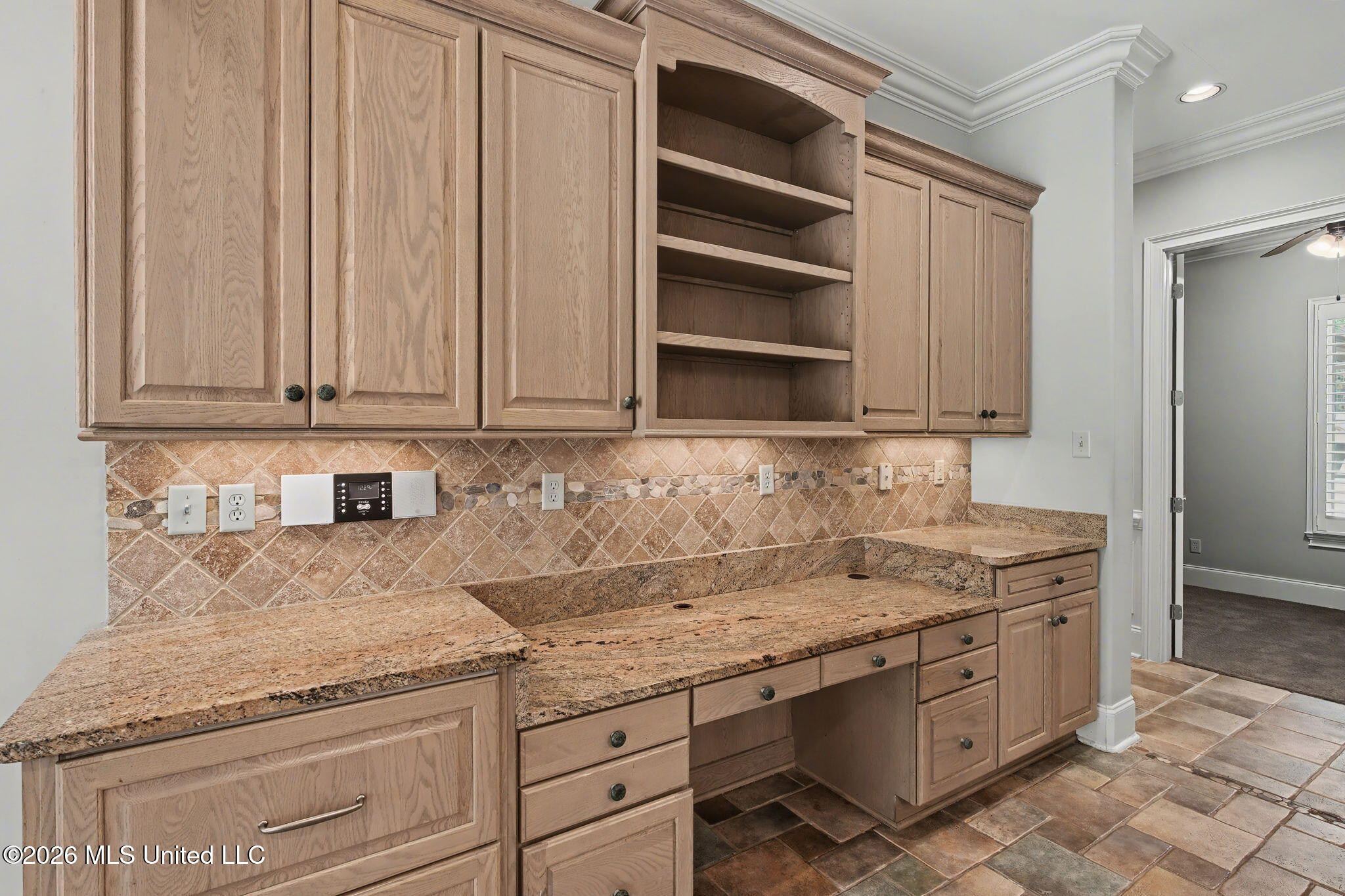 13921 Valley Oaks Drive Property Photo 23