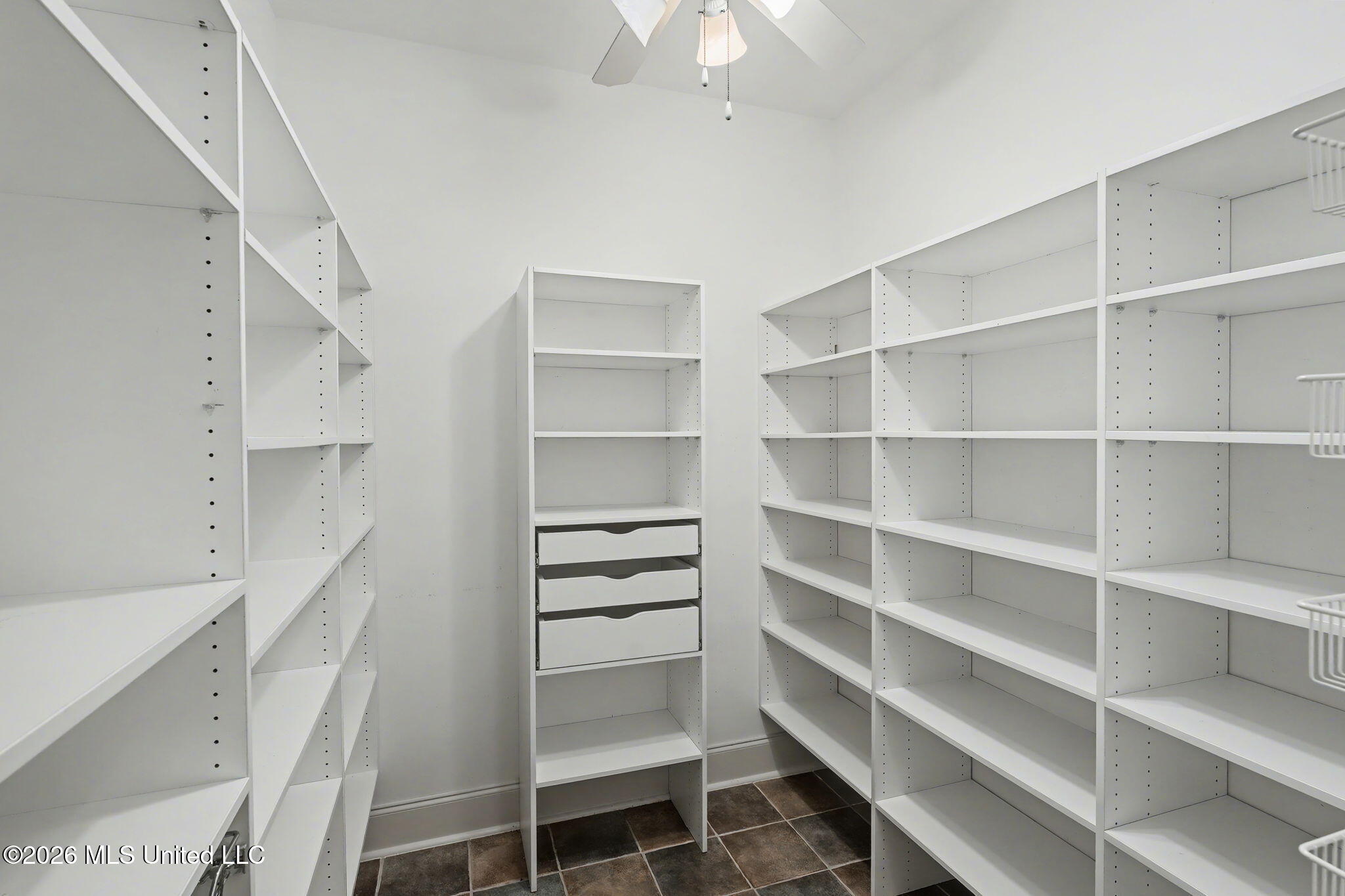 13921 Valley Oaks Drive Property Photo 24