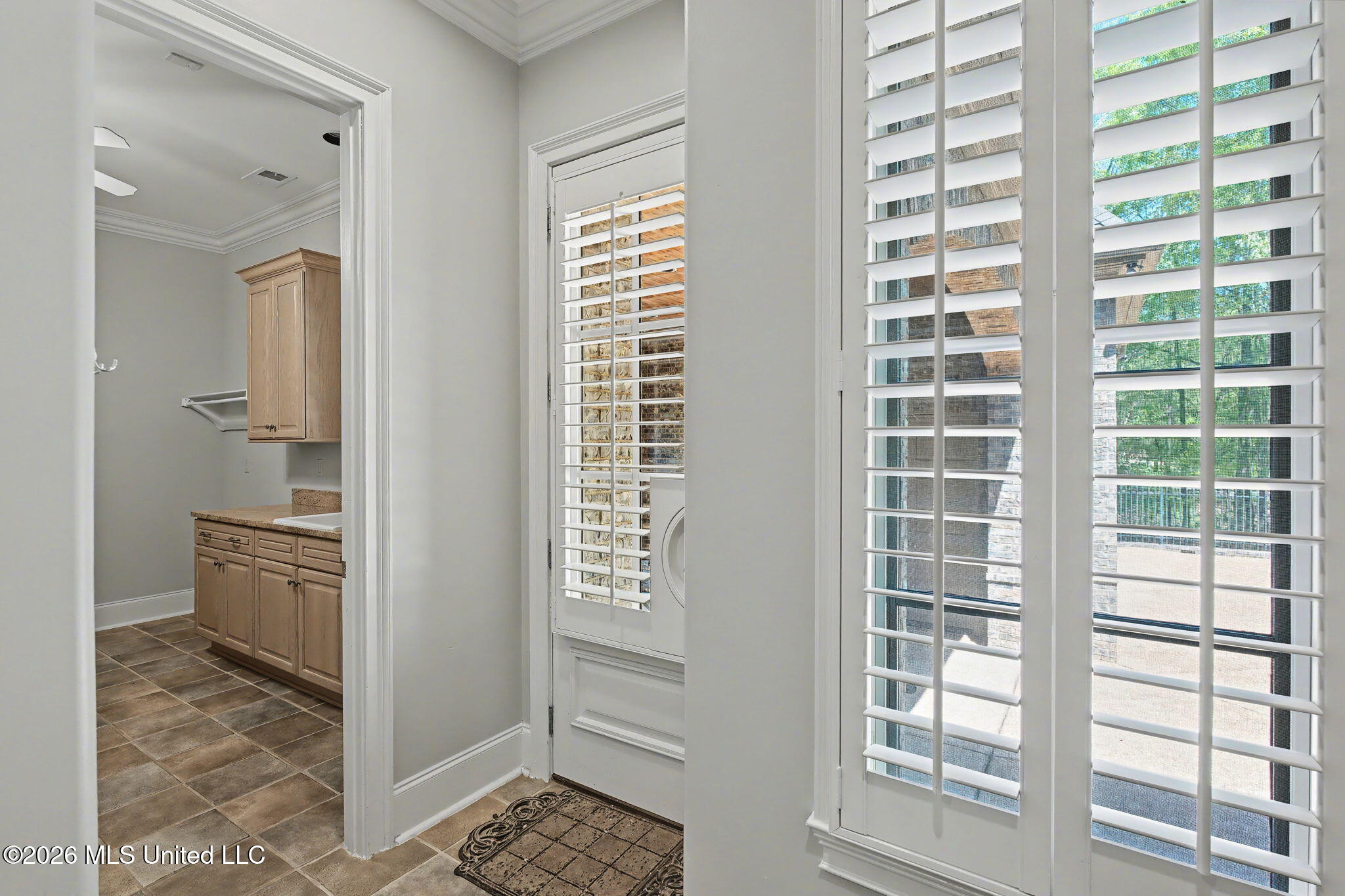 13921 Valley Oaks Drive Property Photo 27