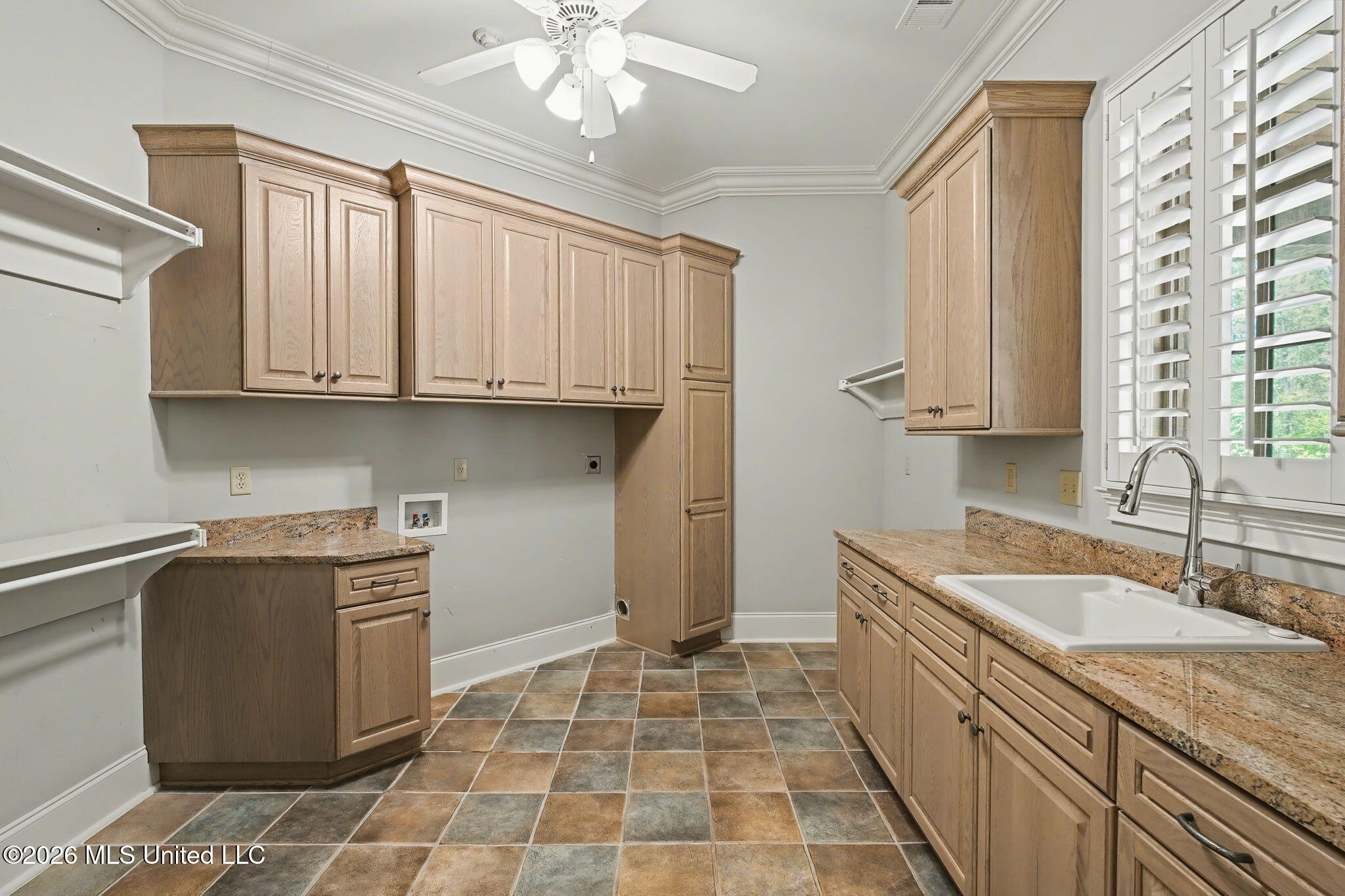 13921 Valley Oaks Drive Property Photo 28