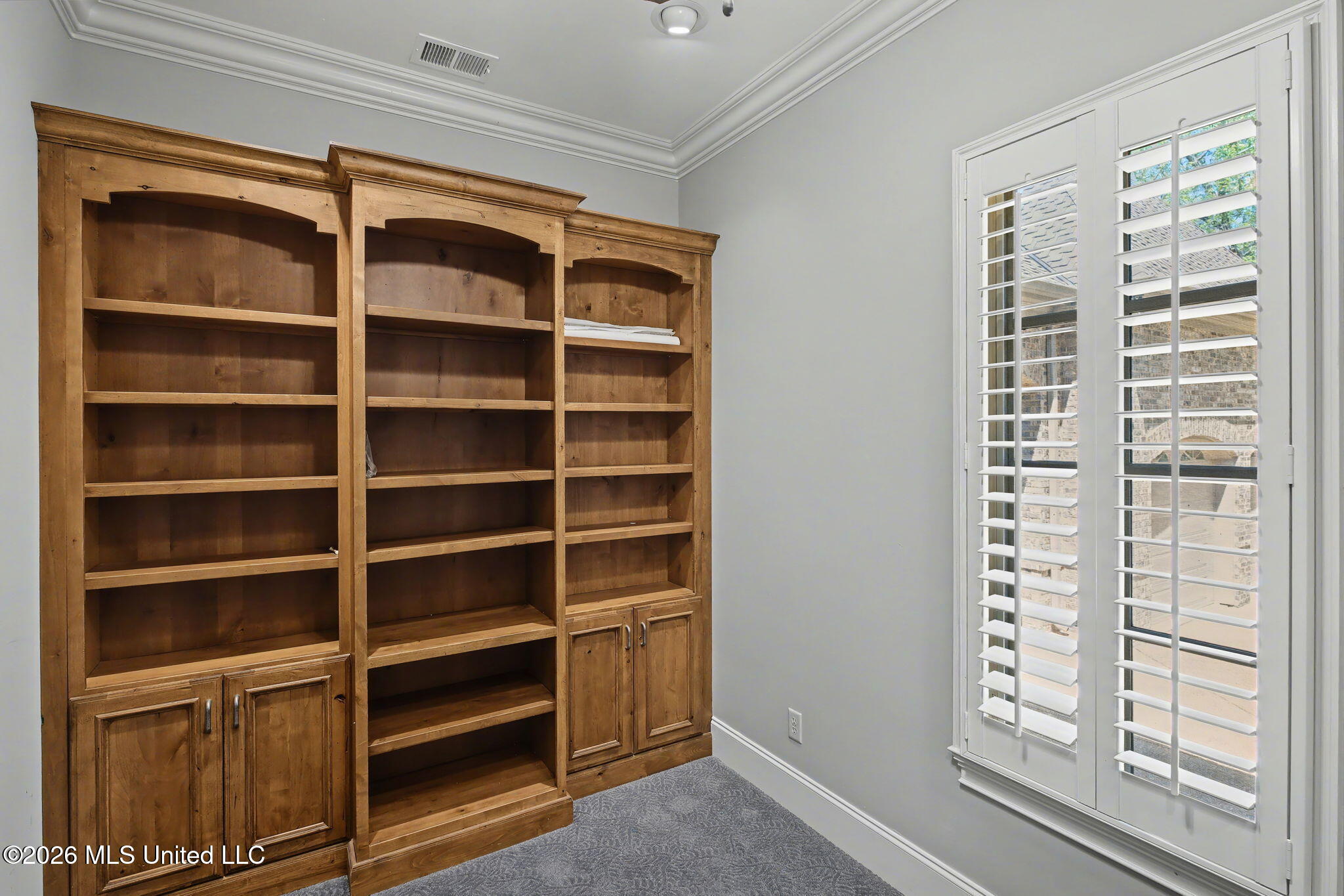 13921 Valley Oaks Drive Property Photo 30