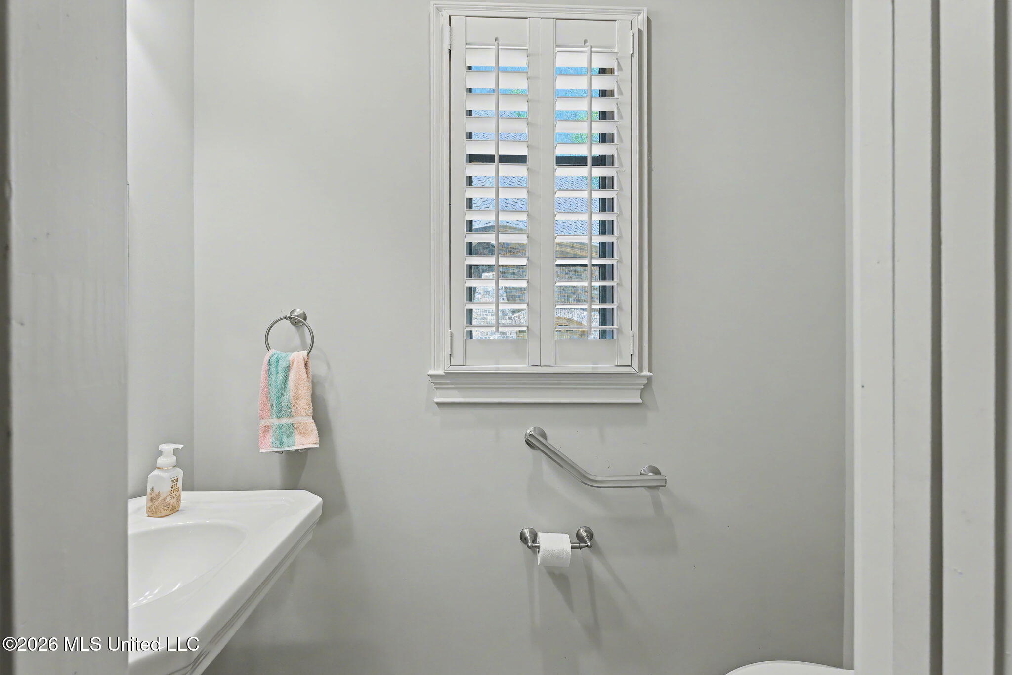 13921 Valley Oaks Drive Property Photo 31