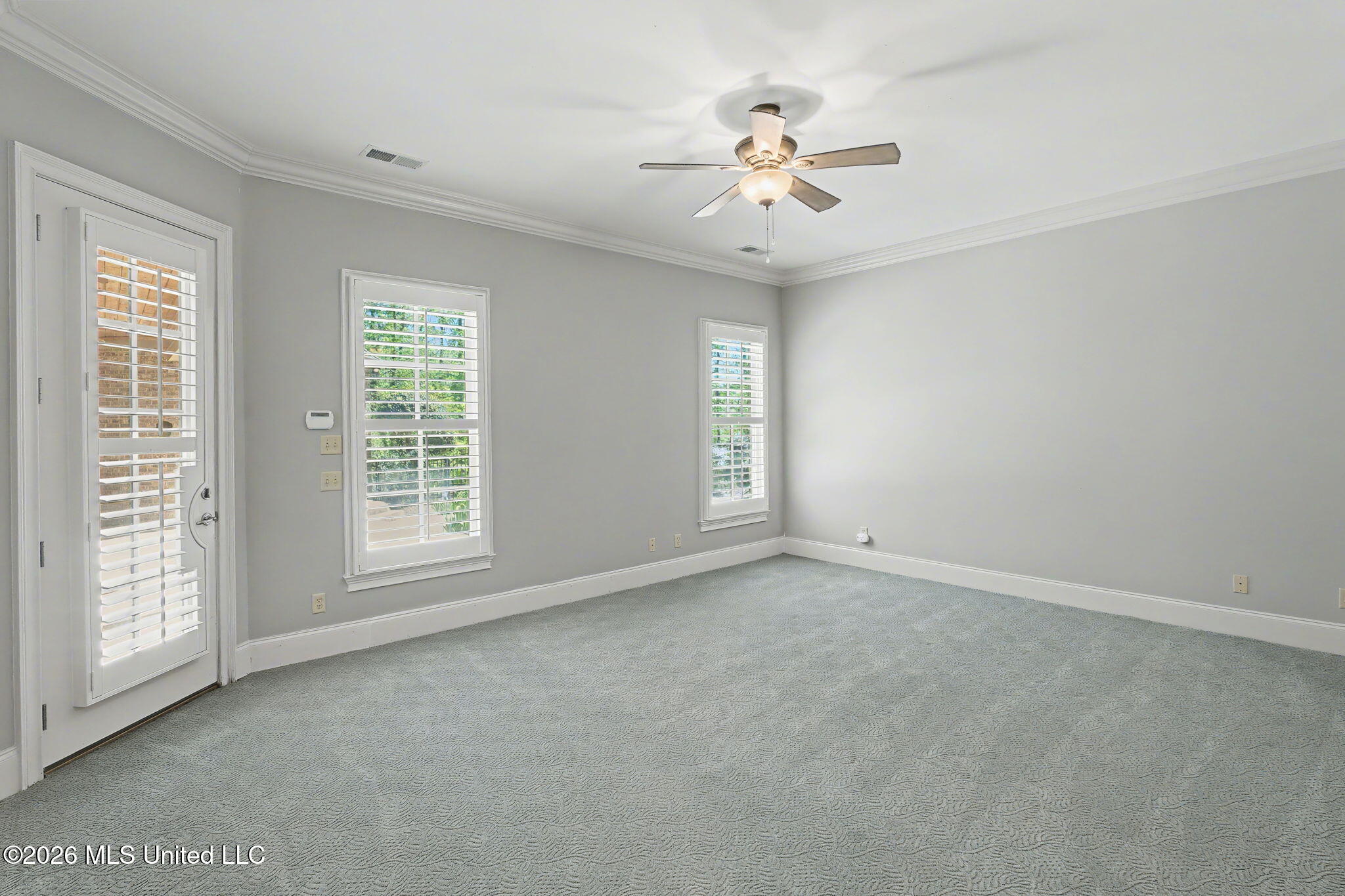 13921 Valley Oaks Drive Property Photo 32