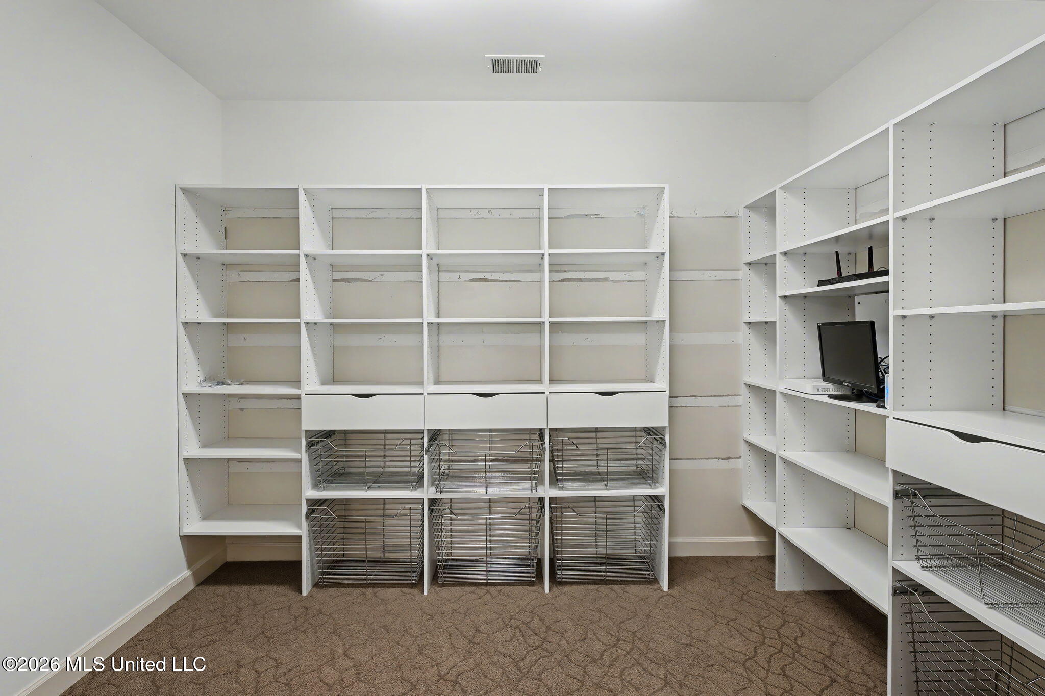 13921 Valley Oaks Drive Property Photo 55