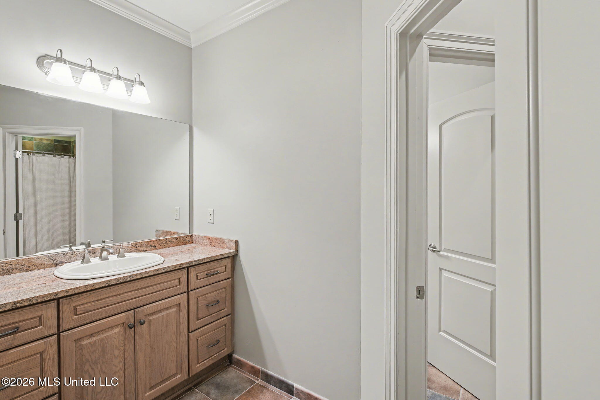 13921 Valley Oaks Drive Property Photo 58