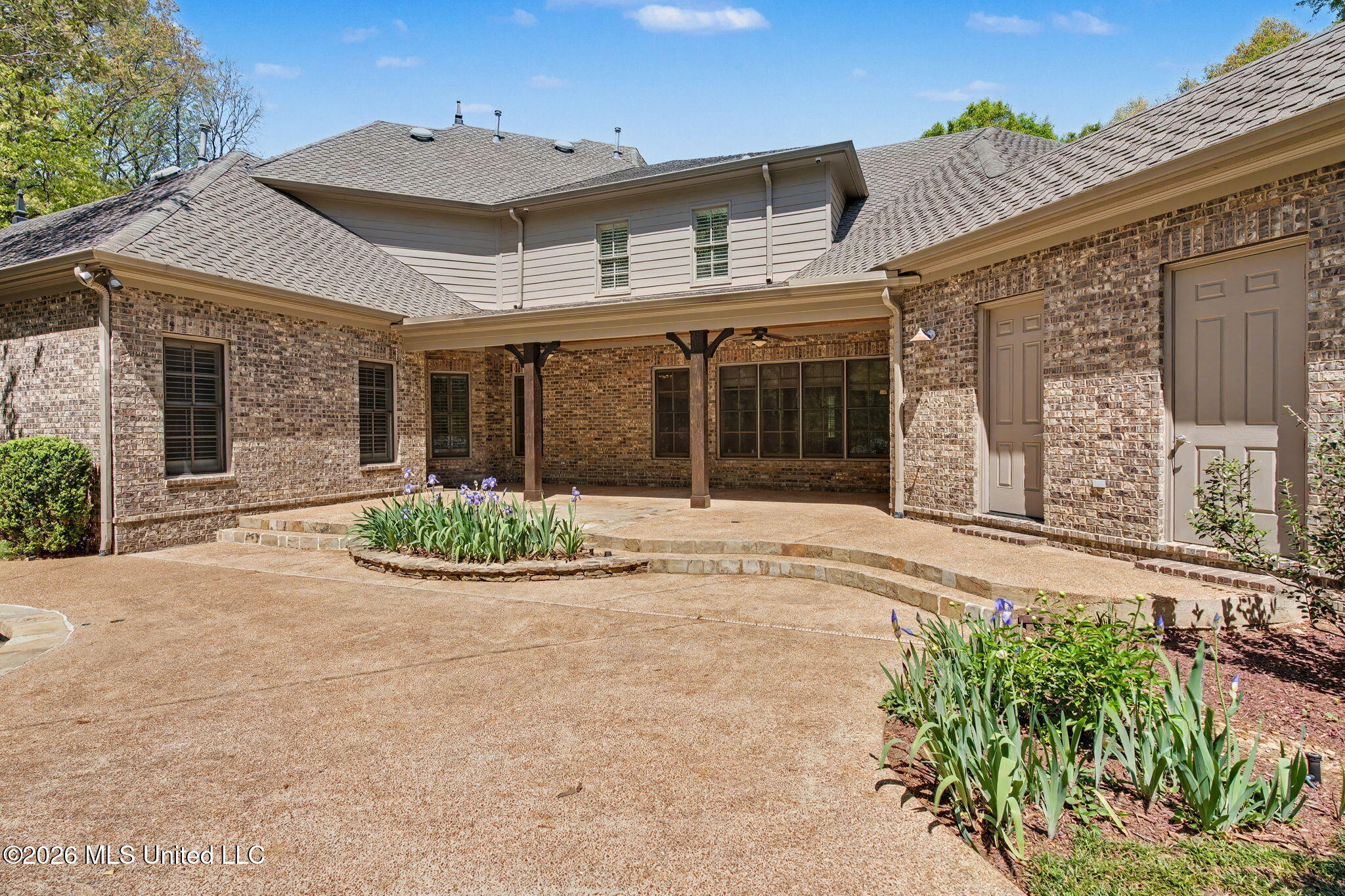 13921 Valley Oaks Drive Property Photo 63
