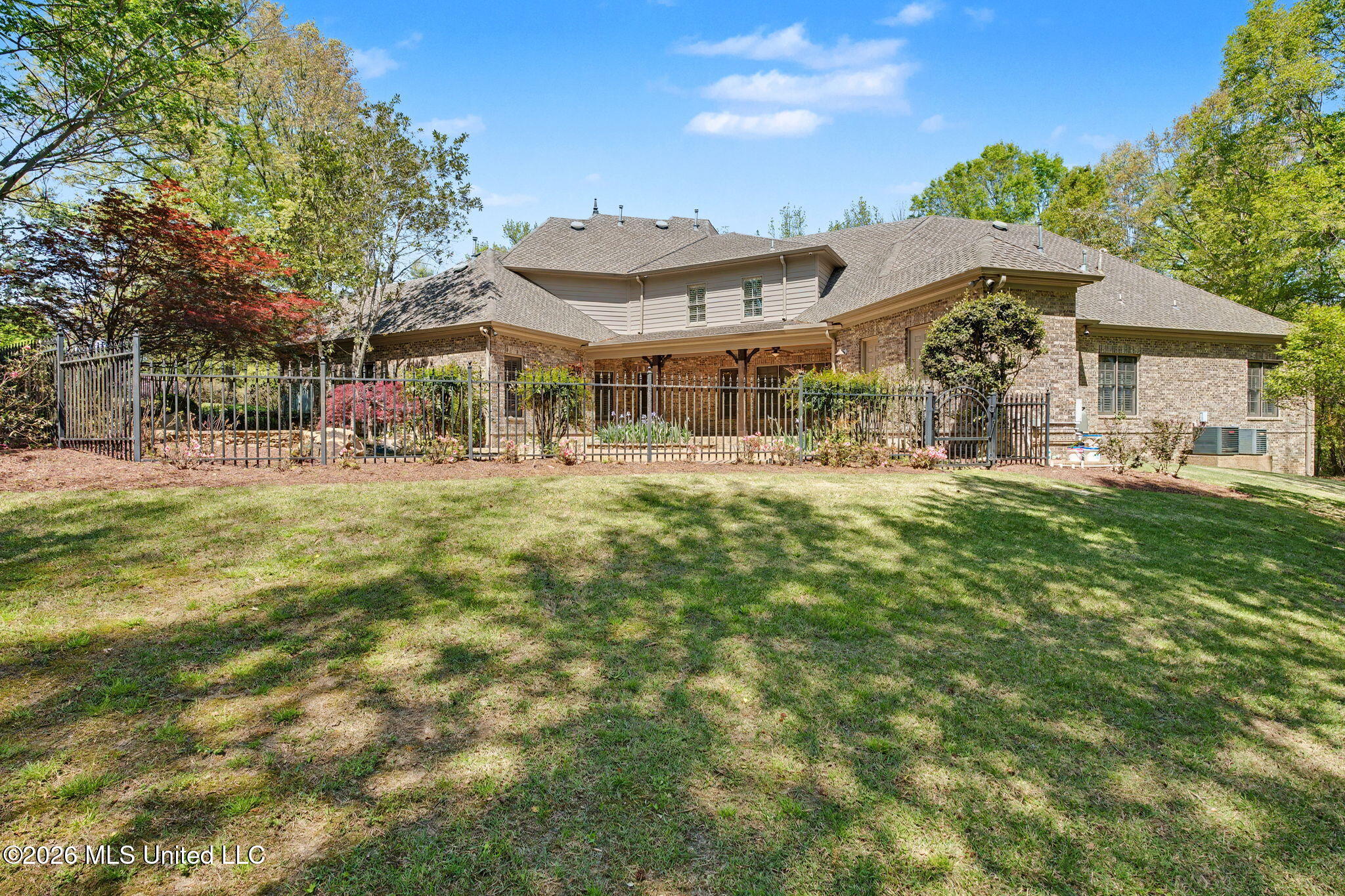 13921 Valley Oaks Drive Property Photo 67