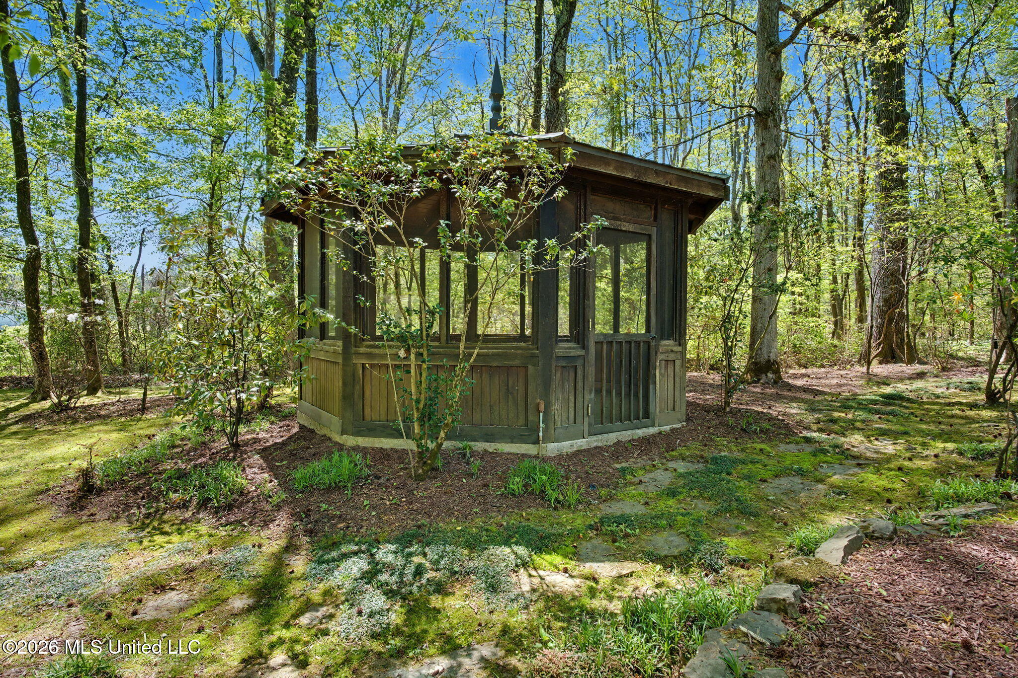 13921 Valley Oaks Drive Property Photo 69