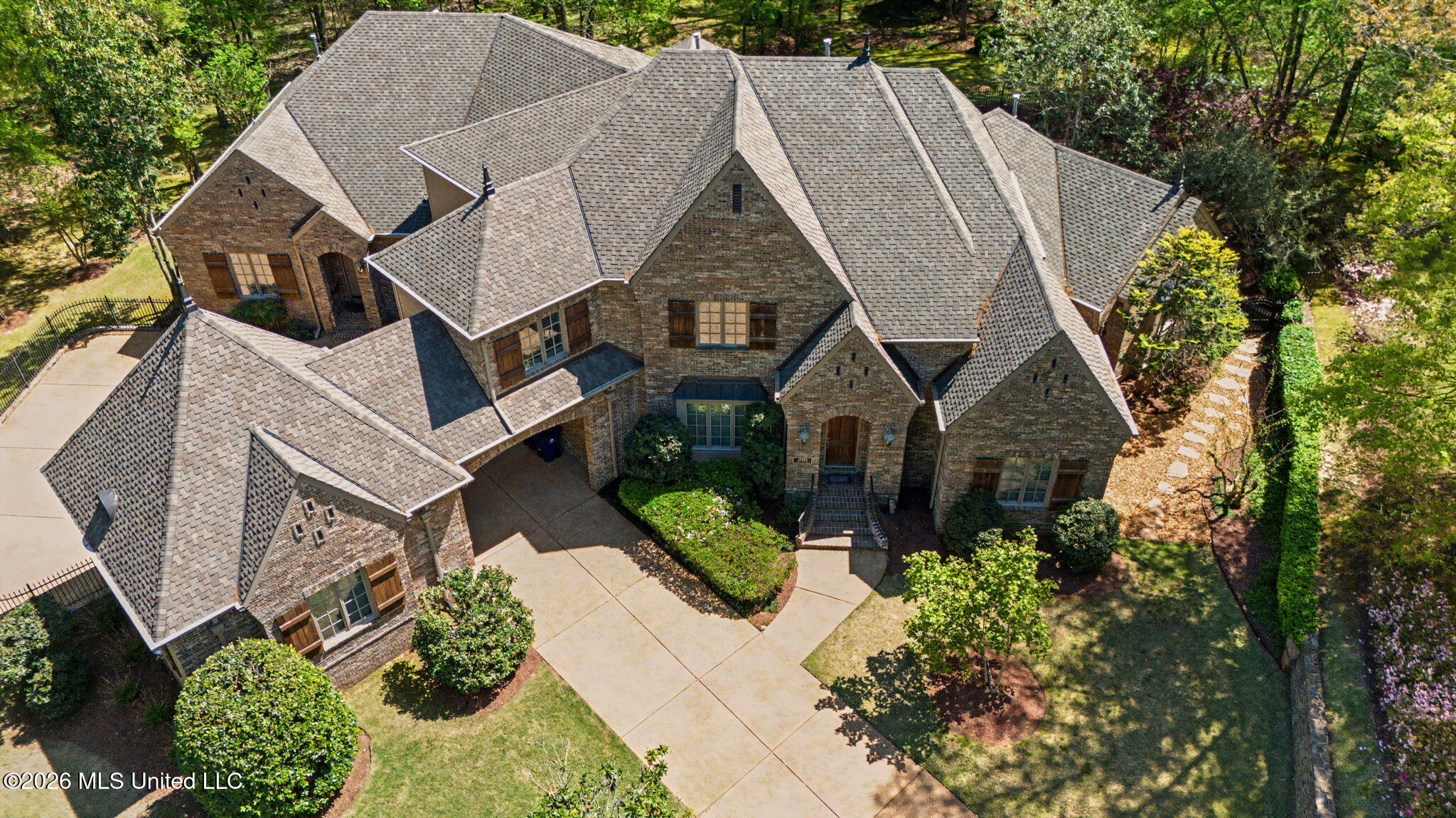 13921 Valley Oaks Drive Property Photo 70