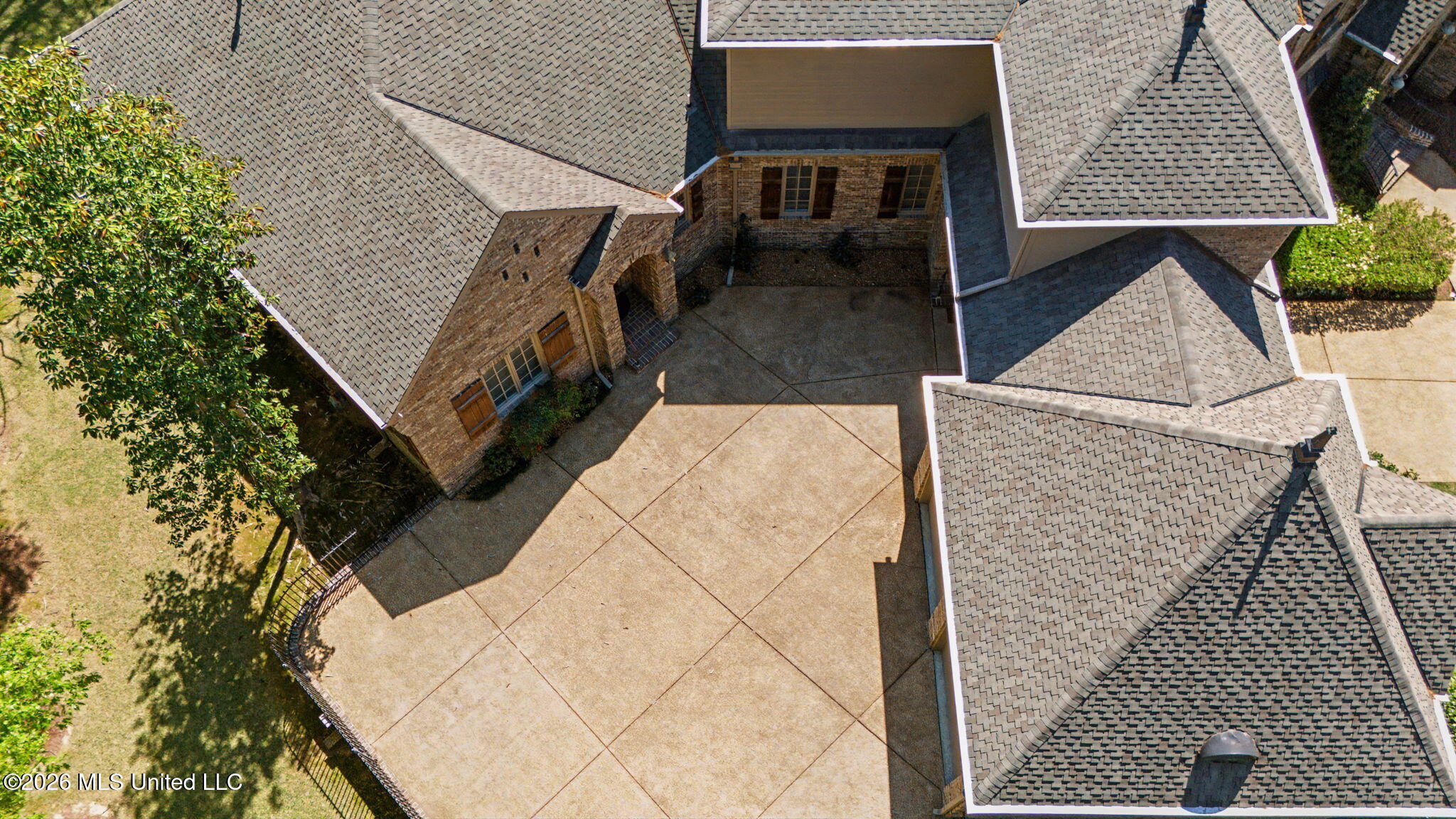 13921 Valley Oaks Drive Property Photo 71