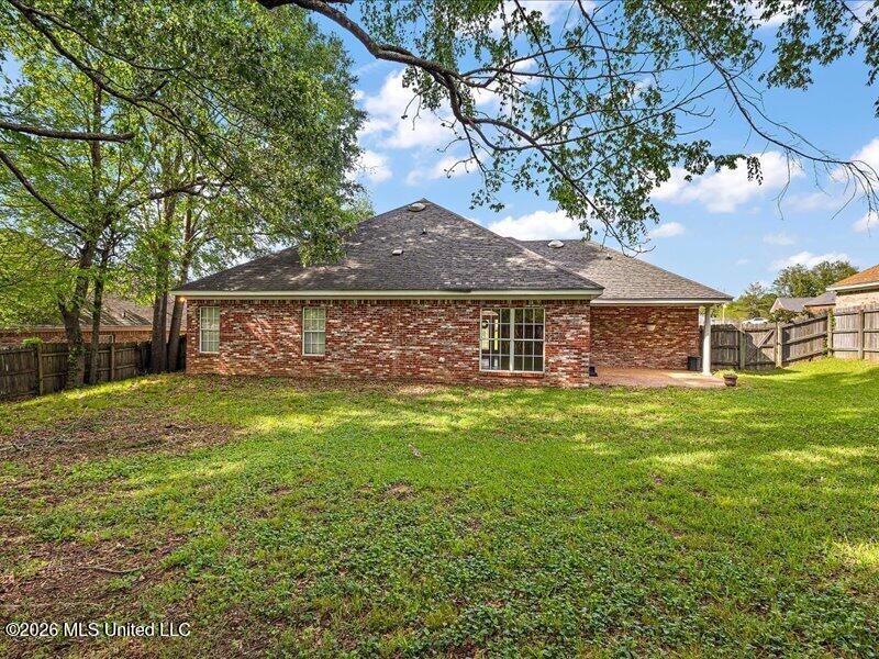 140 Raulston Drive Property Photo 3