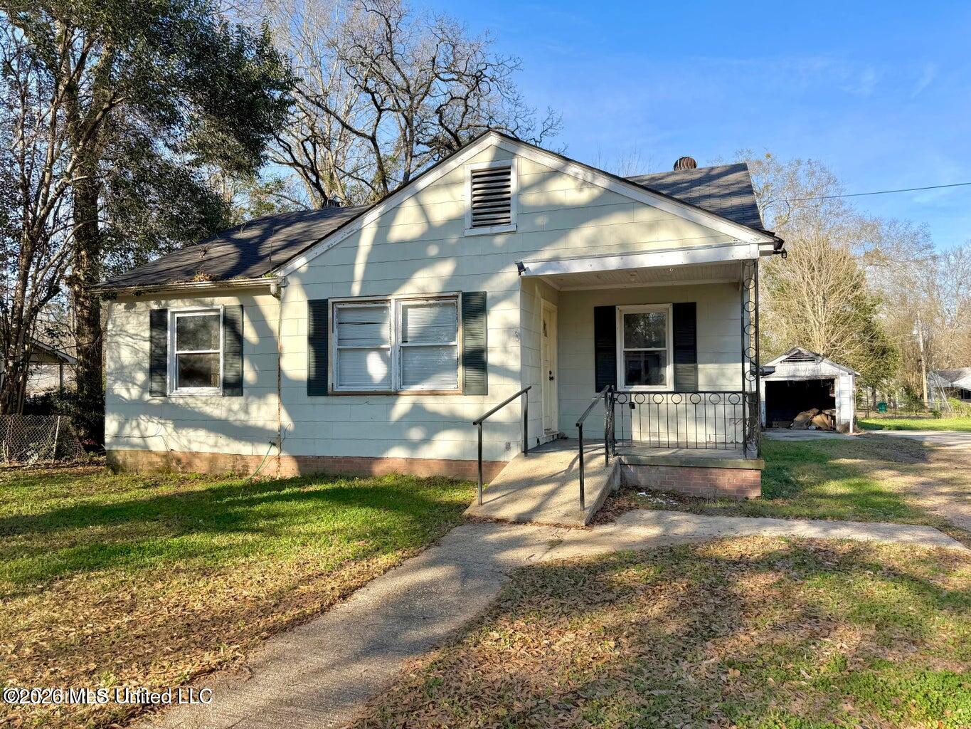 254 Rogers Circle Property Photo 1