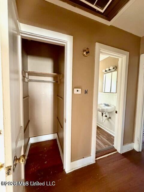 254 Rogers Circle Property Photo 4