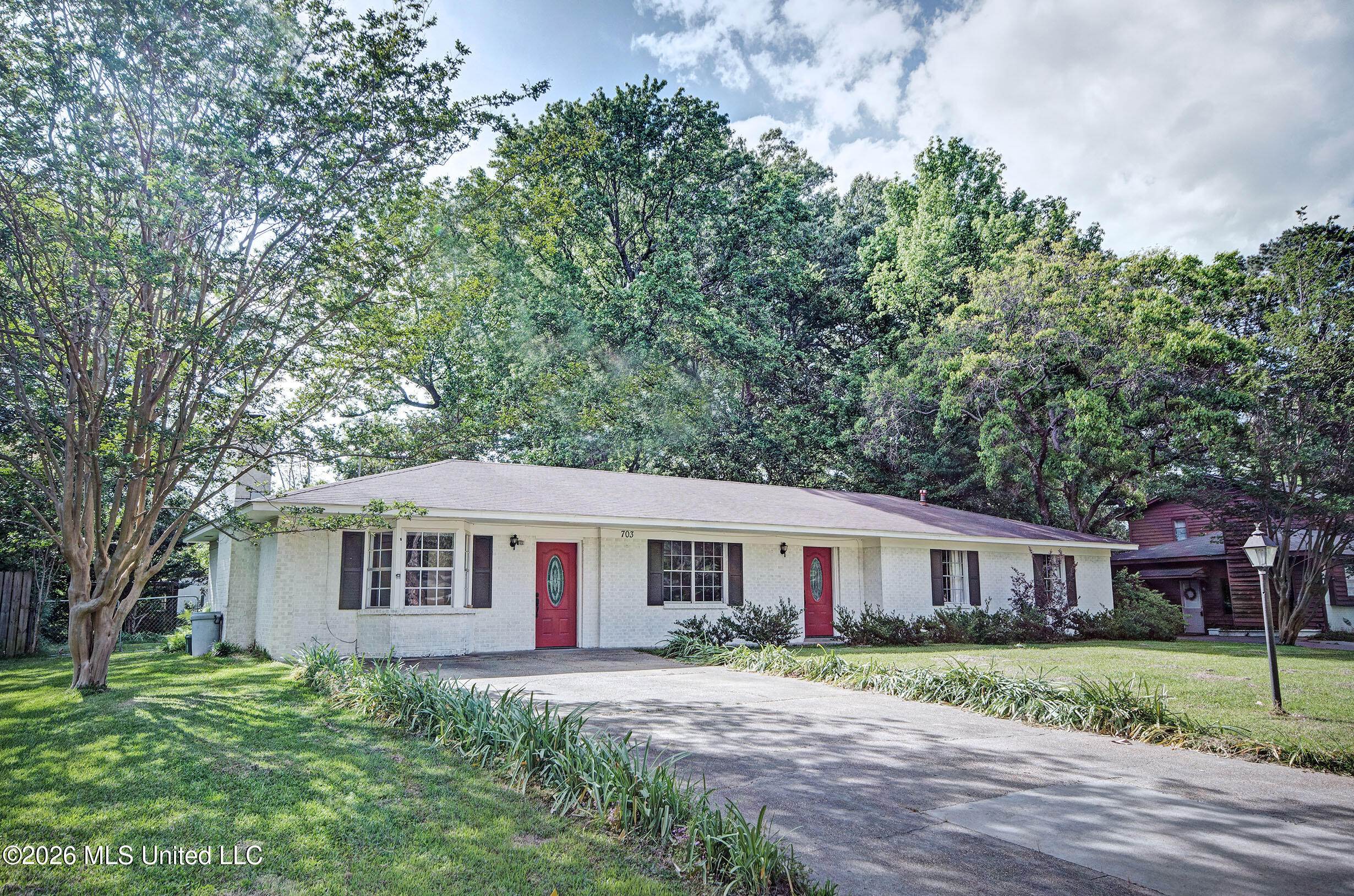 703 Franklin Drive Property Photo 1