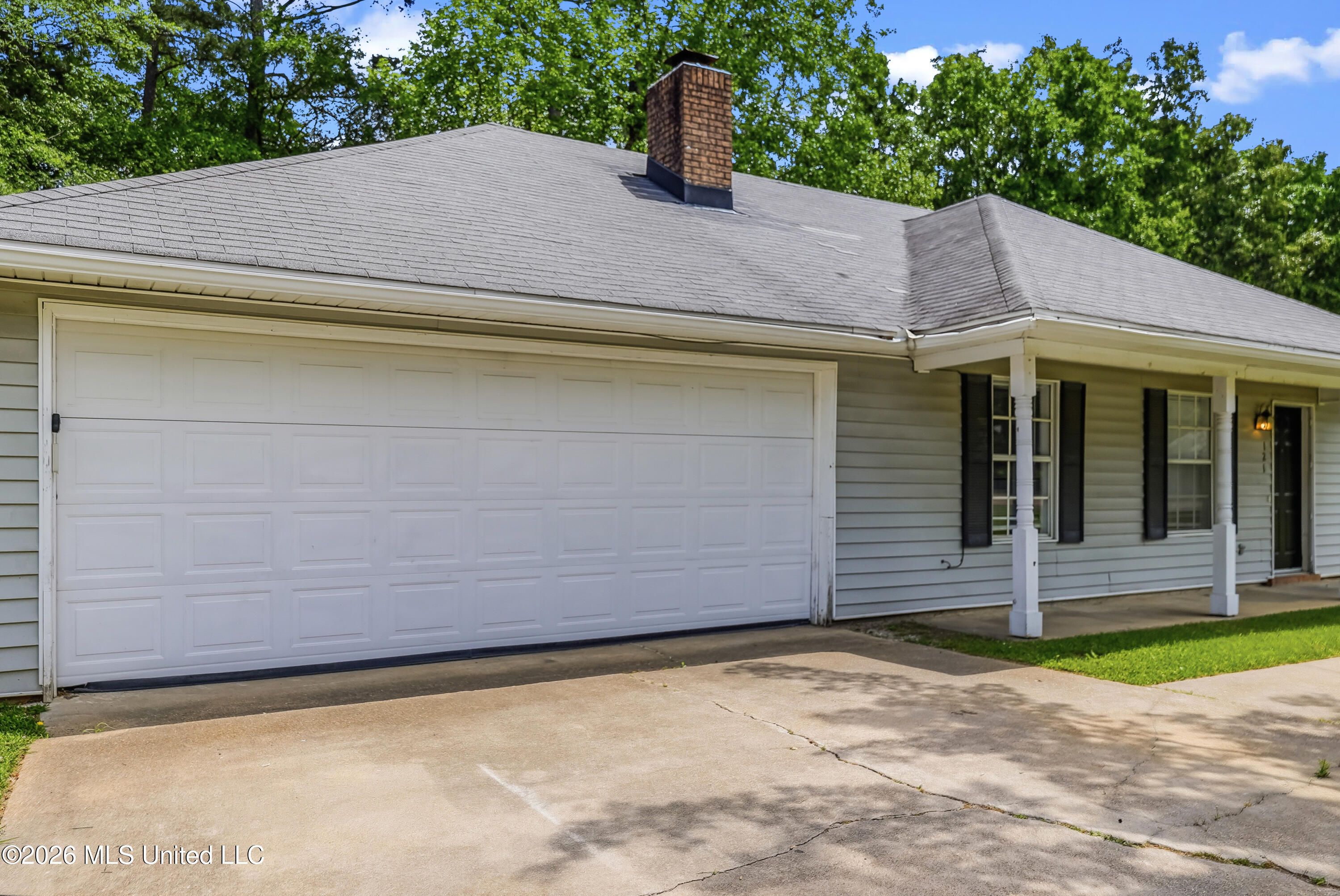 121 Bellegrove Circle Property Photo 3