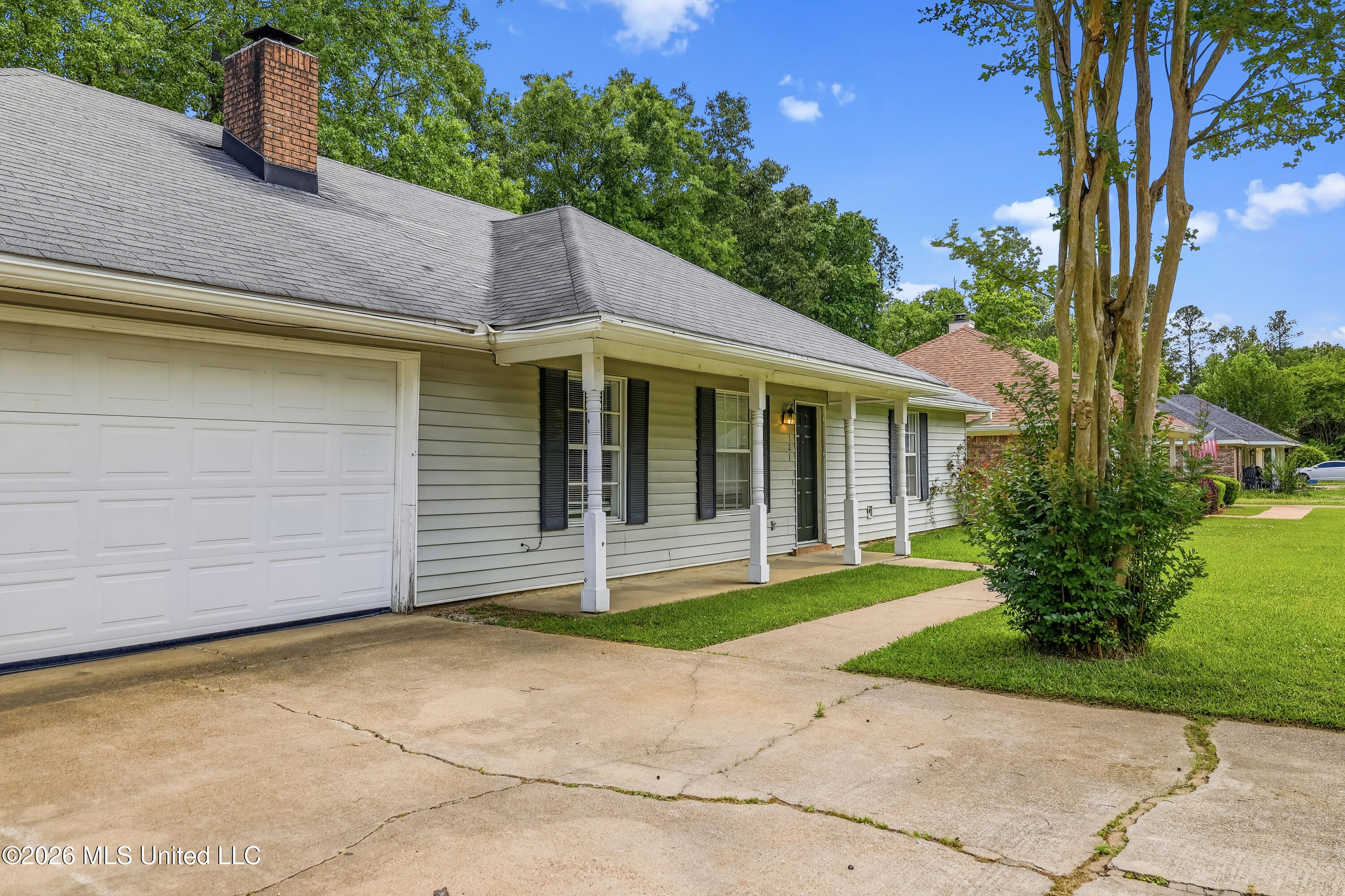 121 Bellegrove Circle Property Photo 4